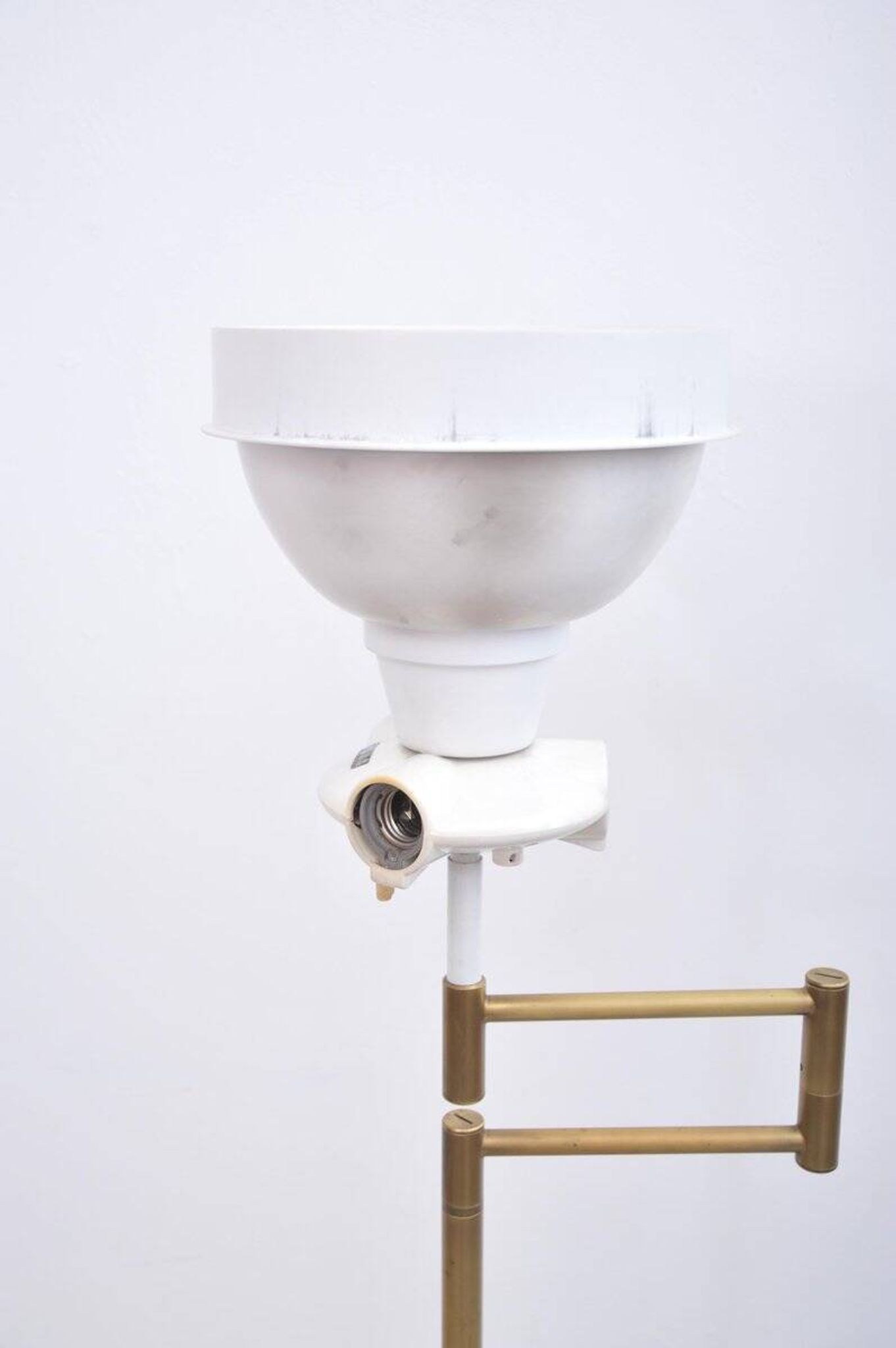 Lampe de sol en laiton vintage avec bras pivotant, années 1970