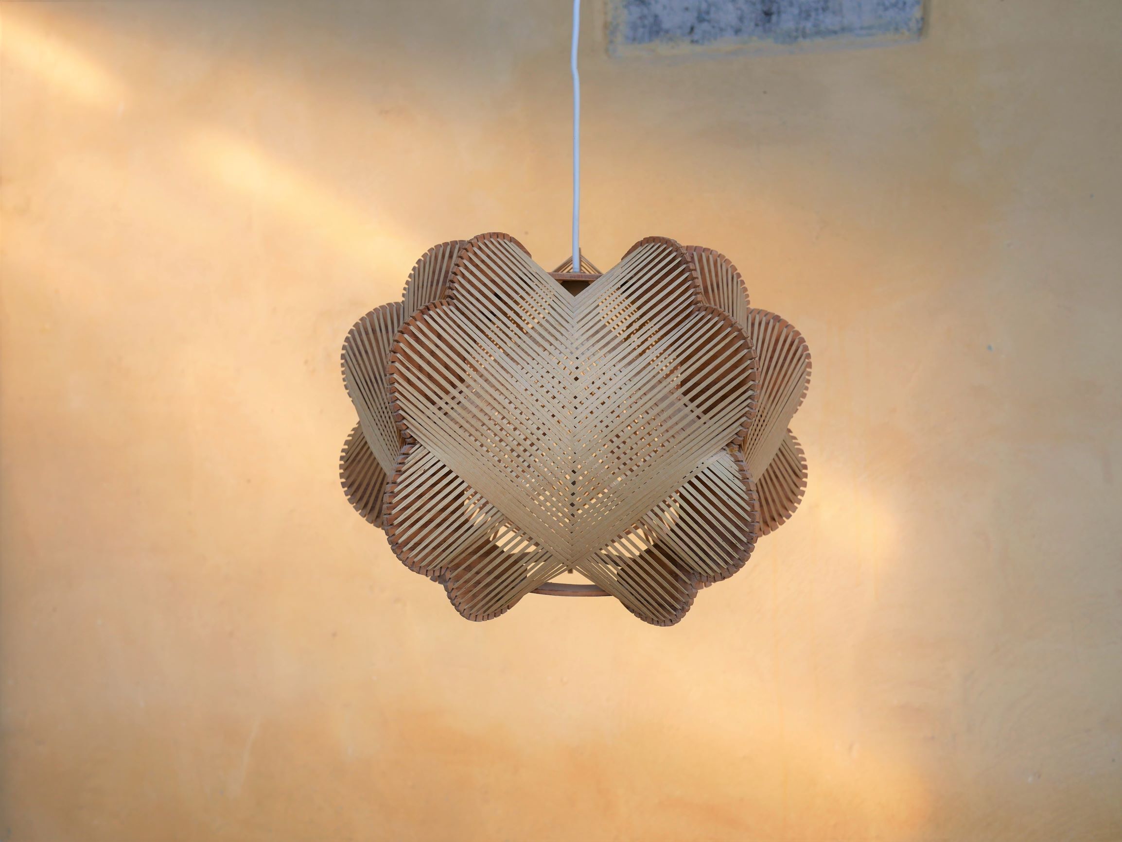 Suspension scandinave vintage bois et fil