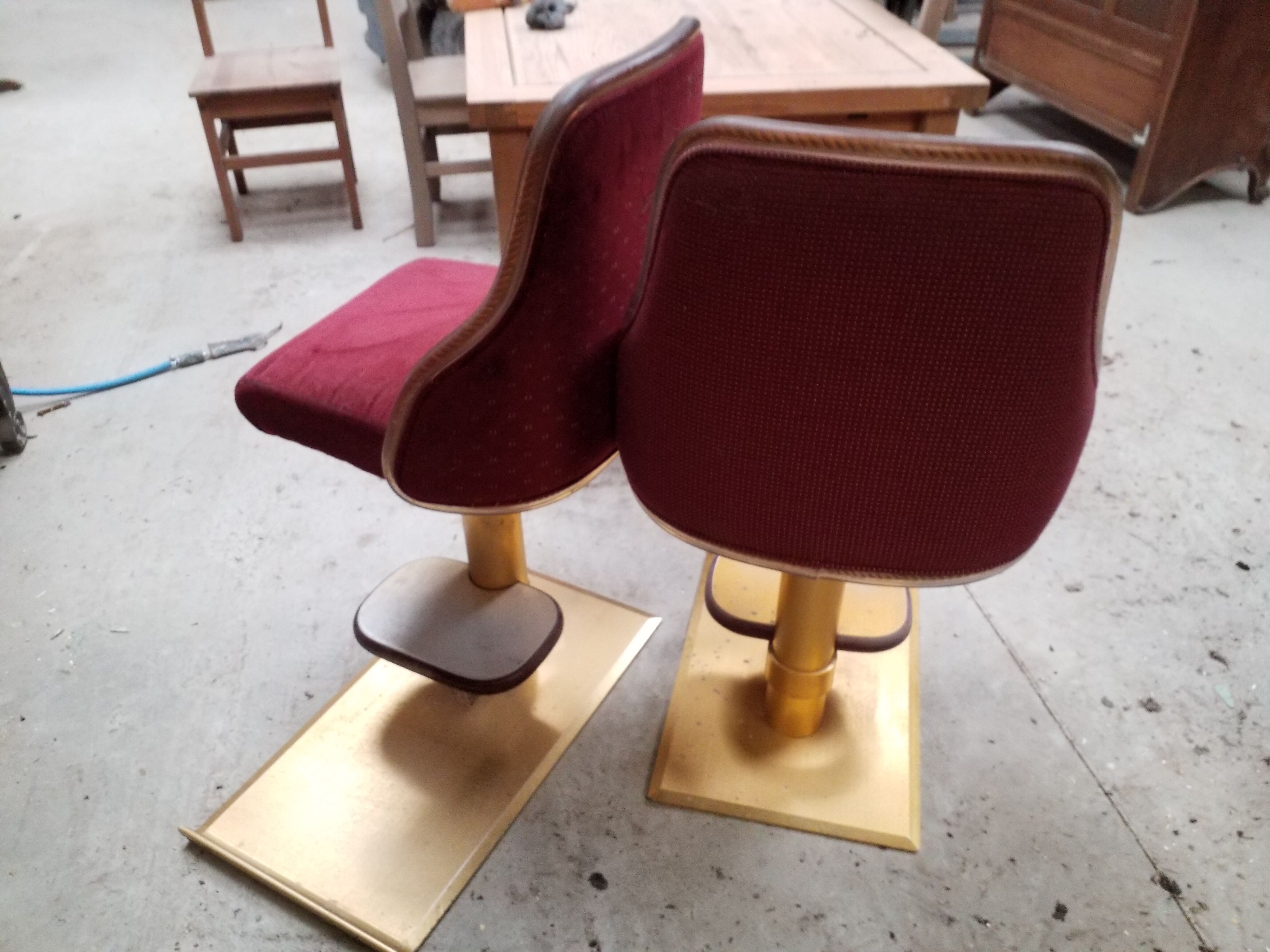 Deux fauteuils de machine à sous