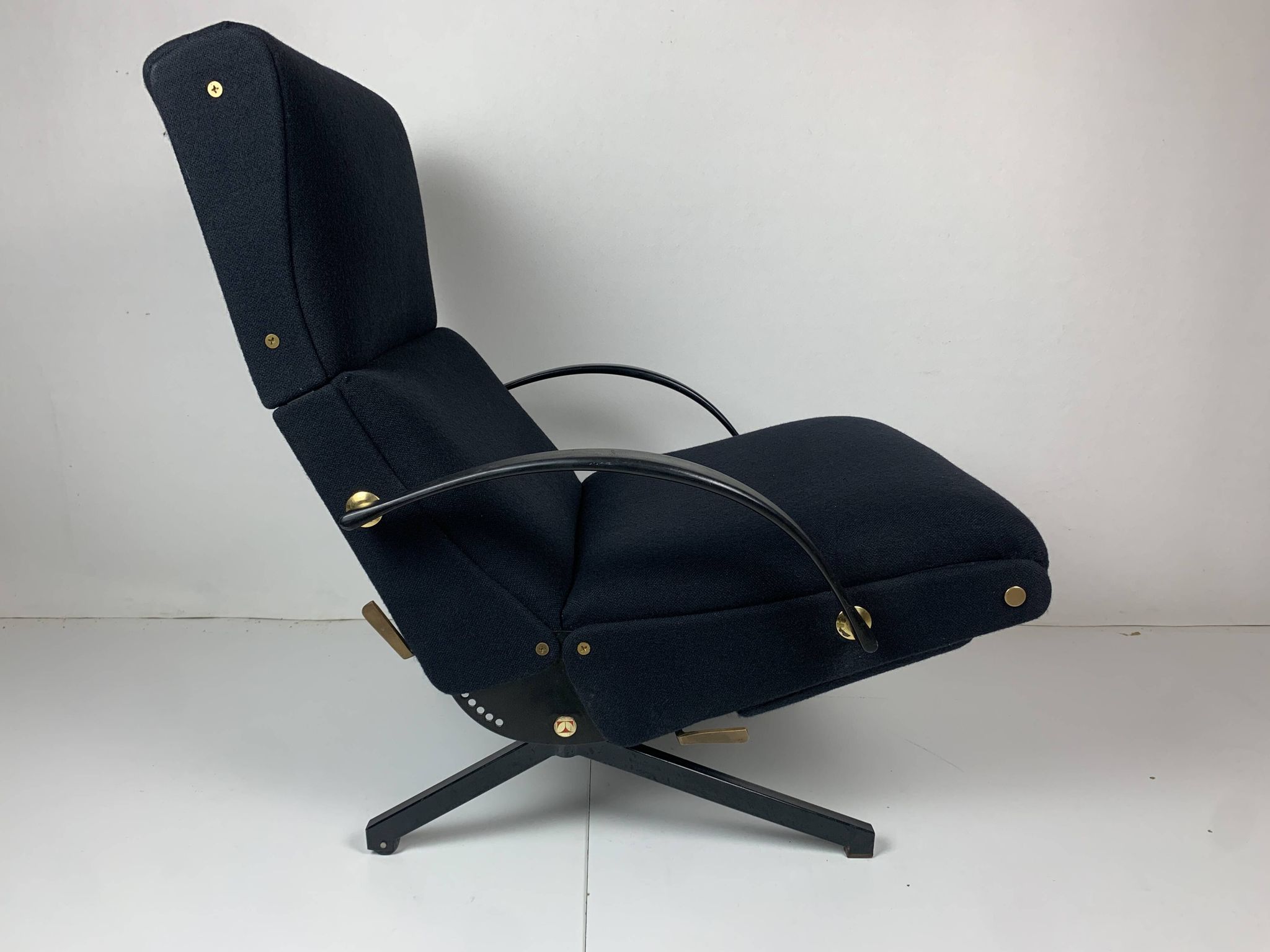 Midcentury dark navy blue Italian lounge chair by Osvaldo Borsani for Tecno, 1950s