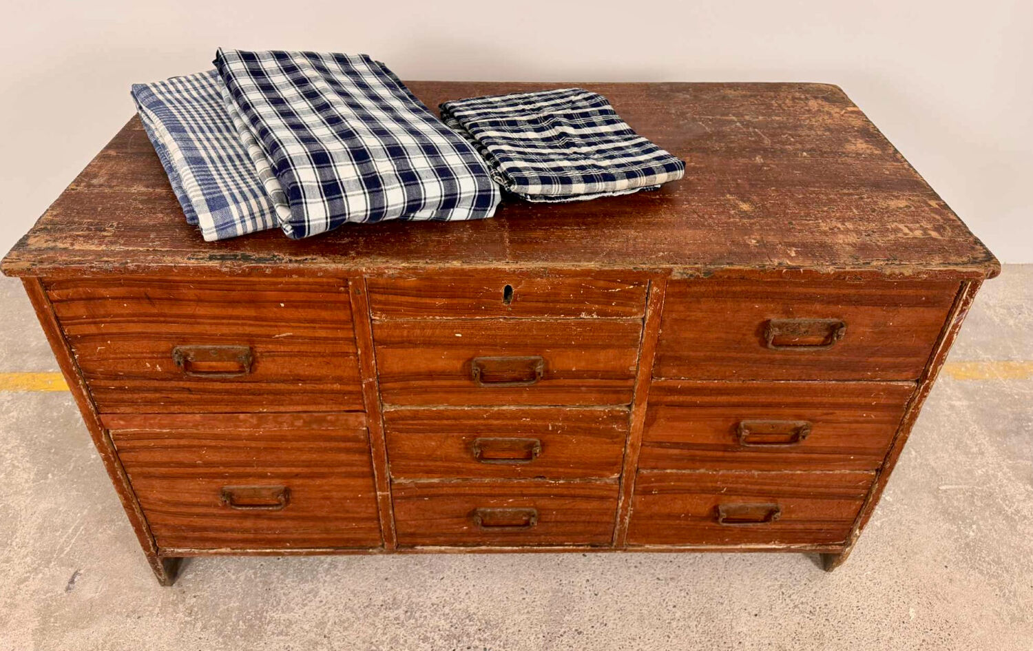 Commercial workbench with 9 drawers