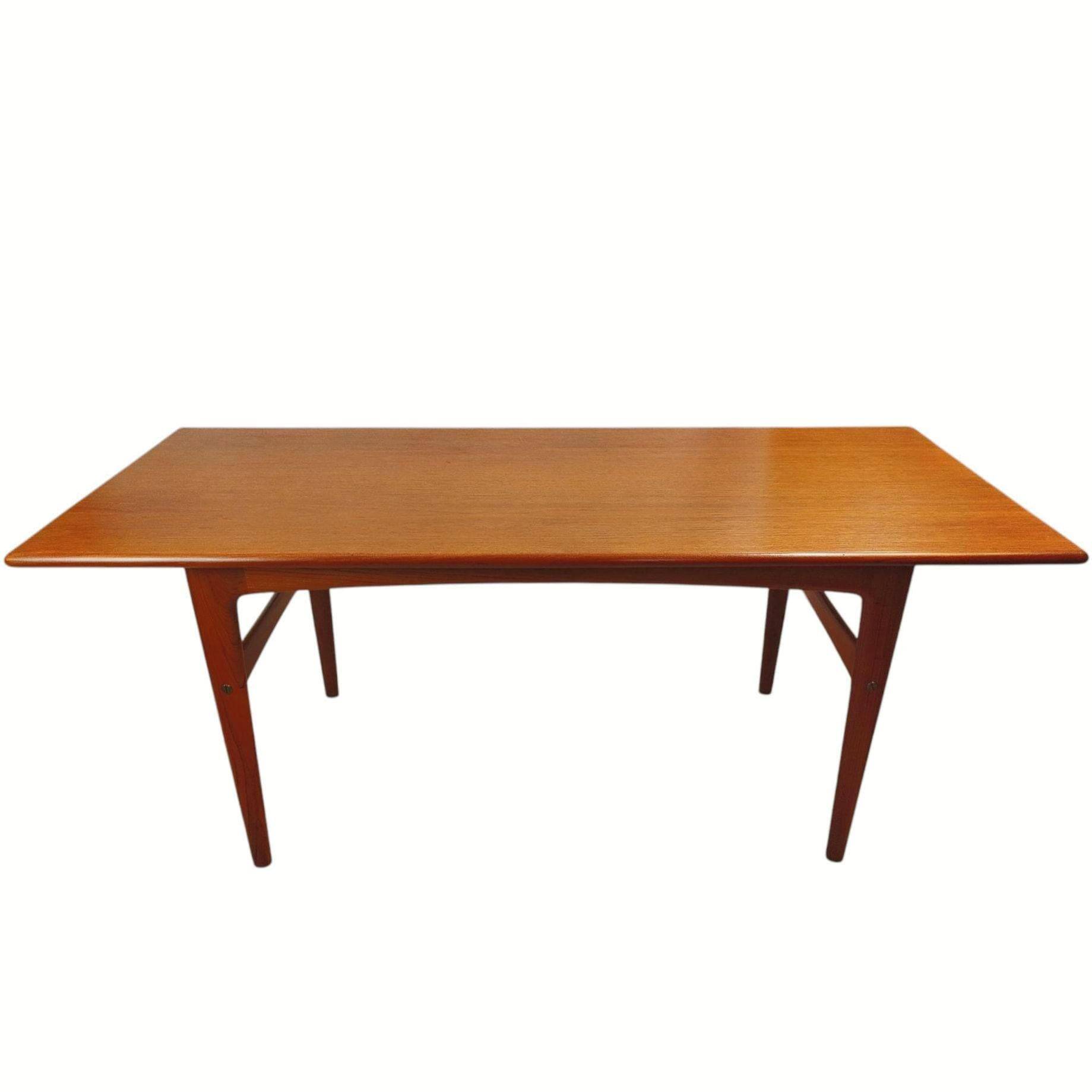 Table basse teck danoise années 60, design scandinave organique
