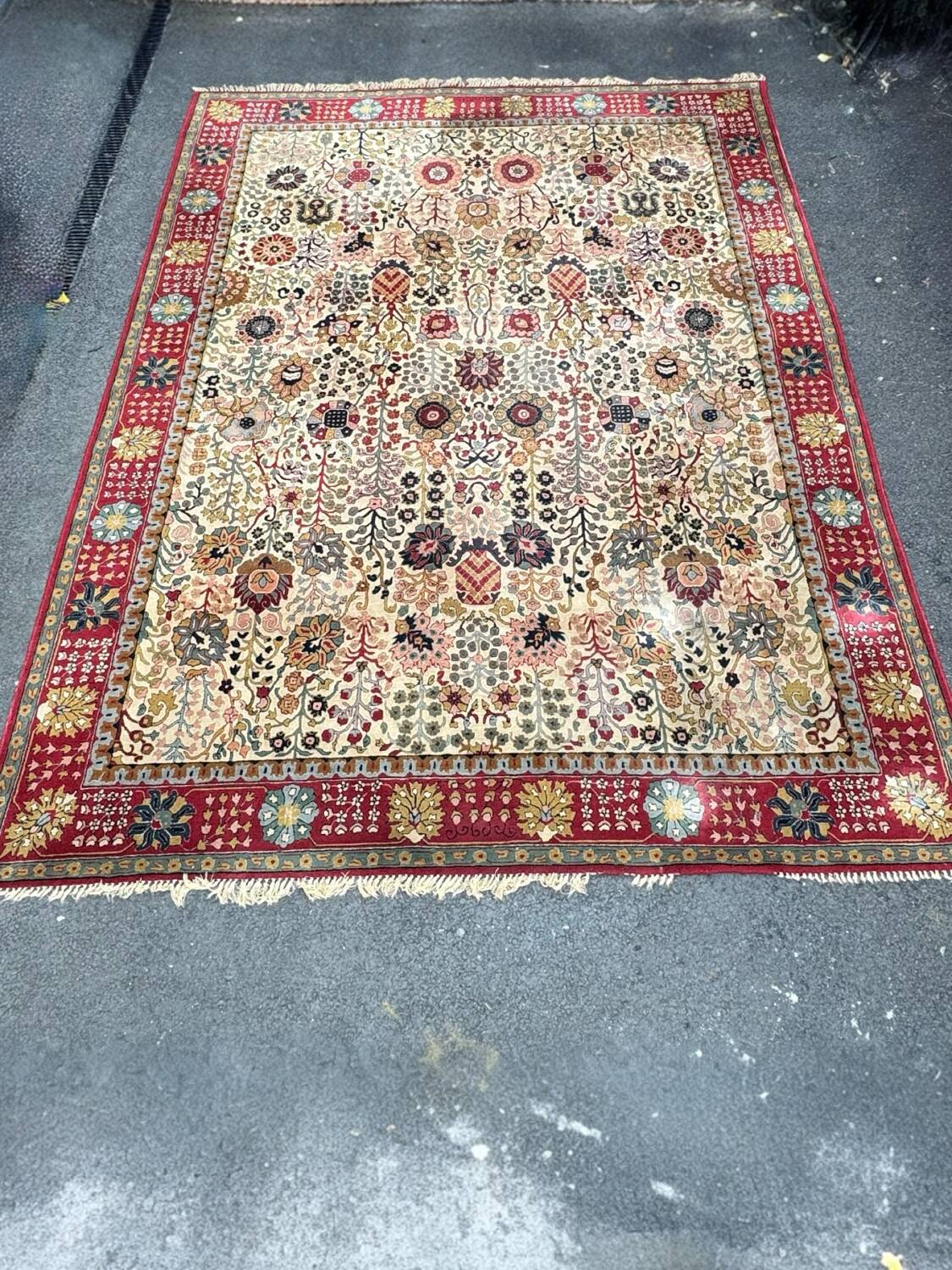 Large vintage Tetex Kirman design rug. 390 x 295 cm