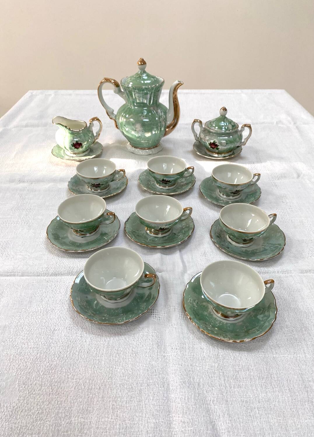 Complete tea and coffee service for 8 cups - Italian porcelain from the 1950s.