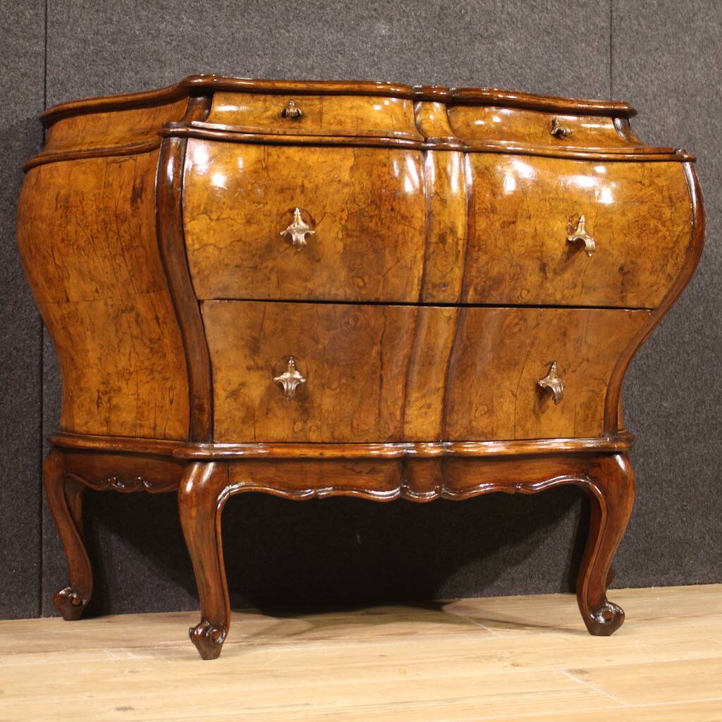 Elegant 20th century Venetian dresser