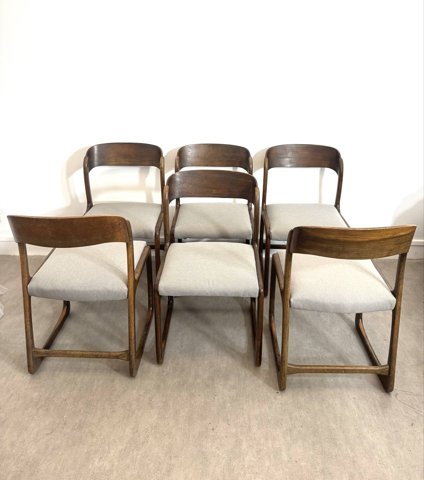 Lot de six chaises « traîneau » Baumann assises restaurées