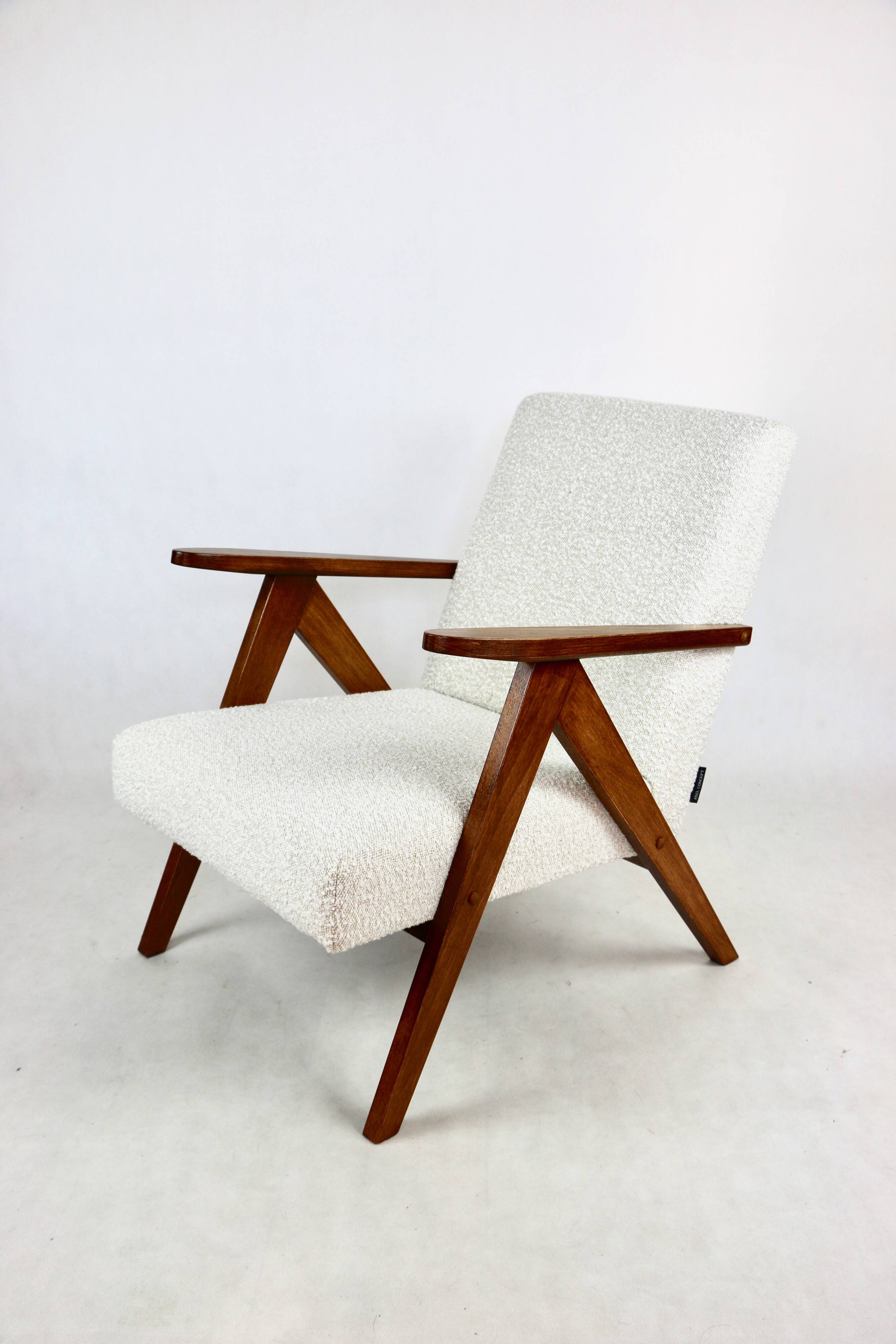 Vintage B-310 VAR white structured bouclé armchair 1970s - 2 pieces available
