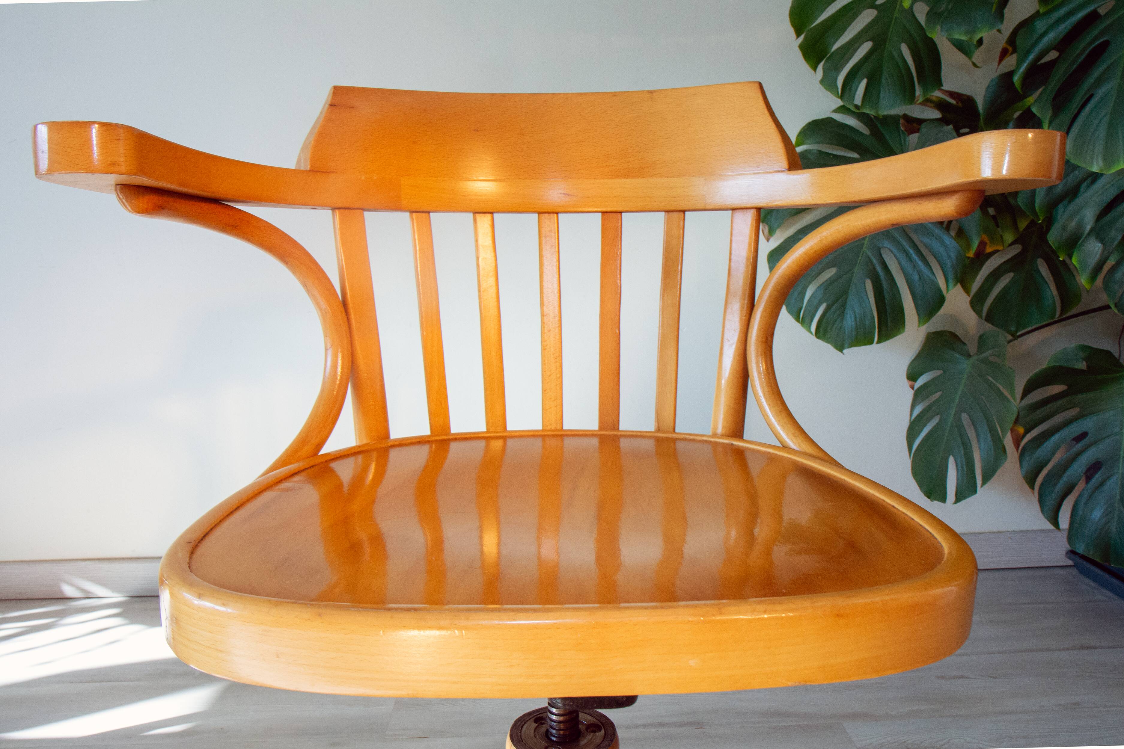 American armchair ZMG Radomsko (formerly Thonet) from the 1970s.