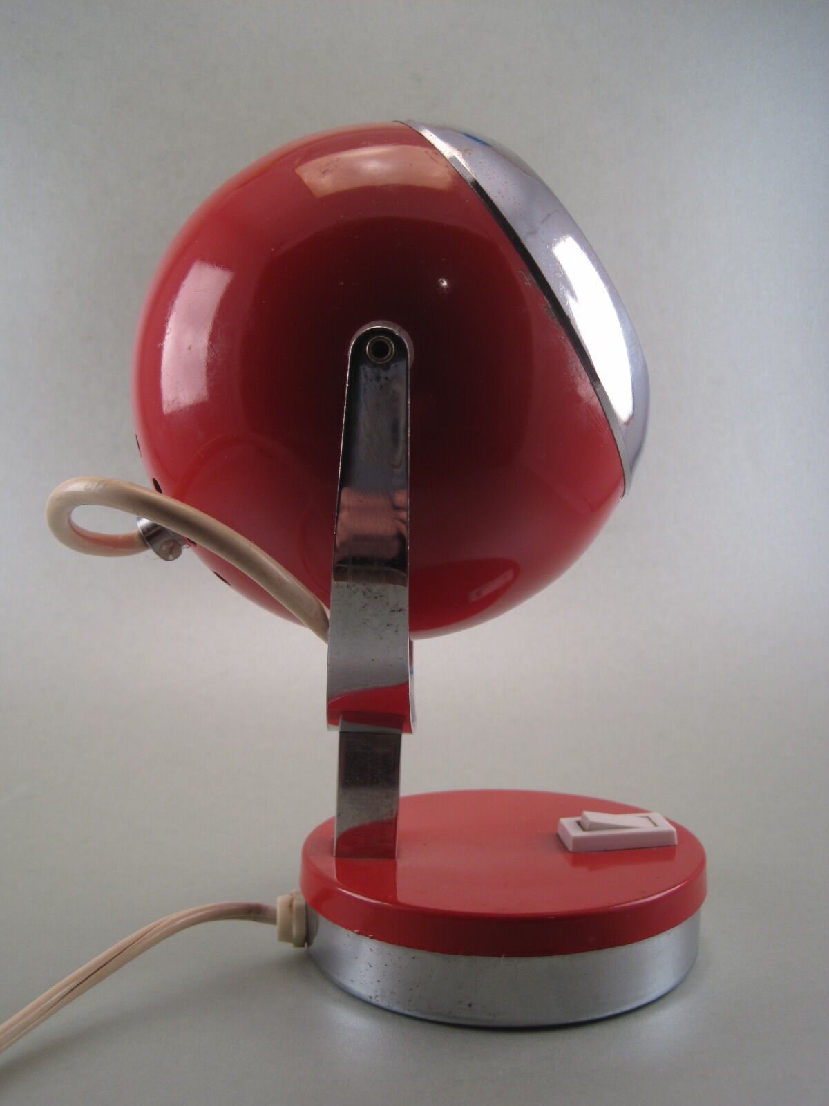 Seventies Space Age Eyeball table lamp in red and chrome laqué metal