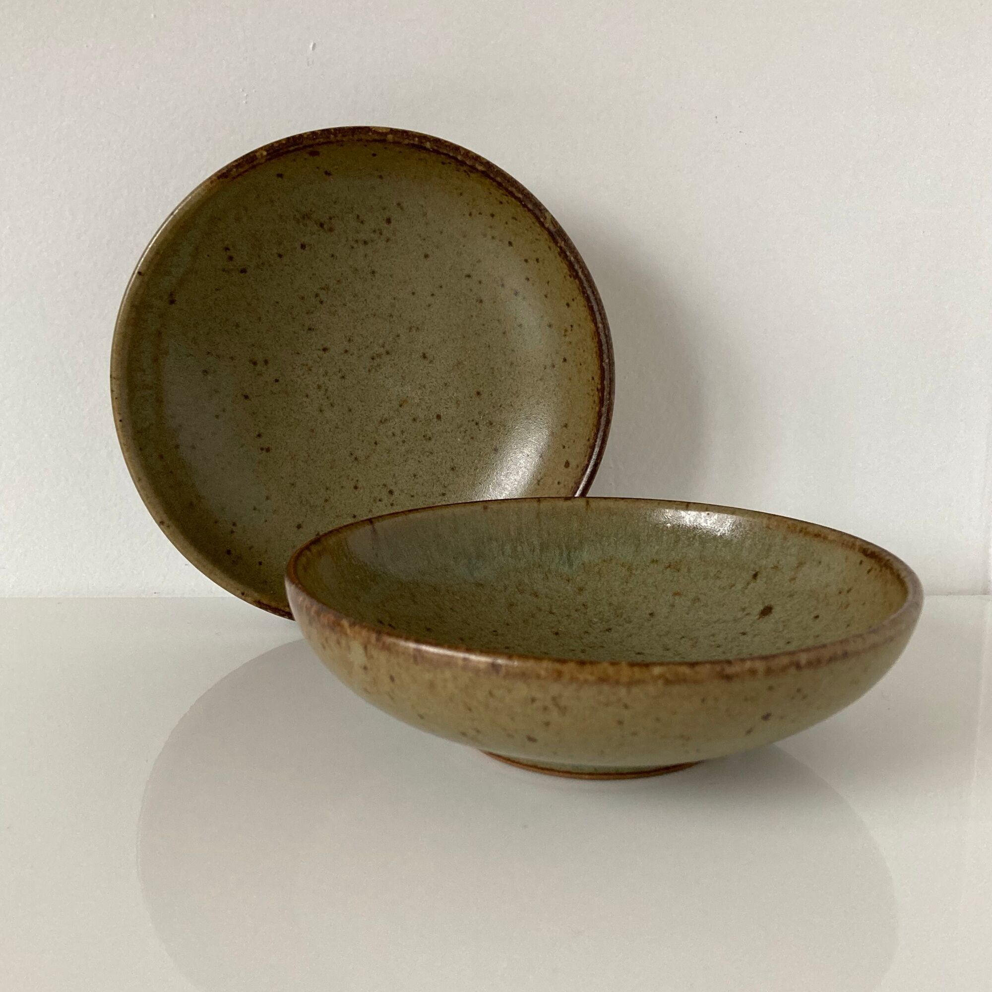 Beautiful pair of Japanese cups or bowls in Taizé stoneware