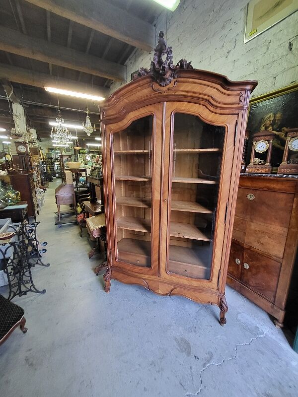 Bookcase Louis XV rocaille 2 walnut doors