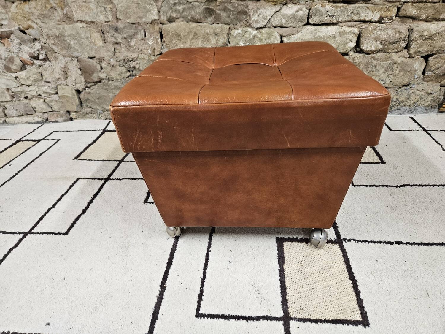 Ottoman chest pouf 1960 leather on vintage casters