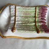 Plat à asperges en  barbotine