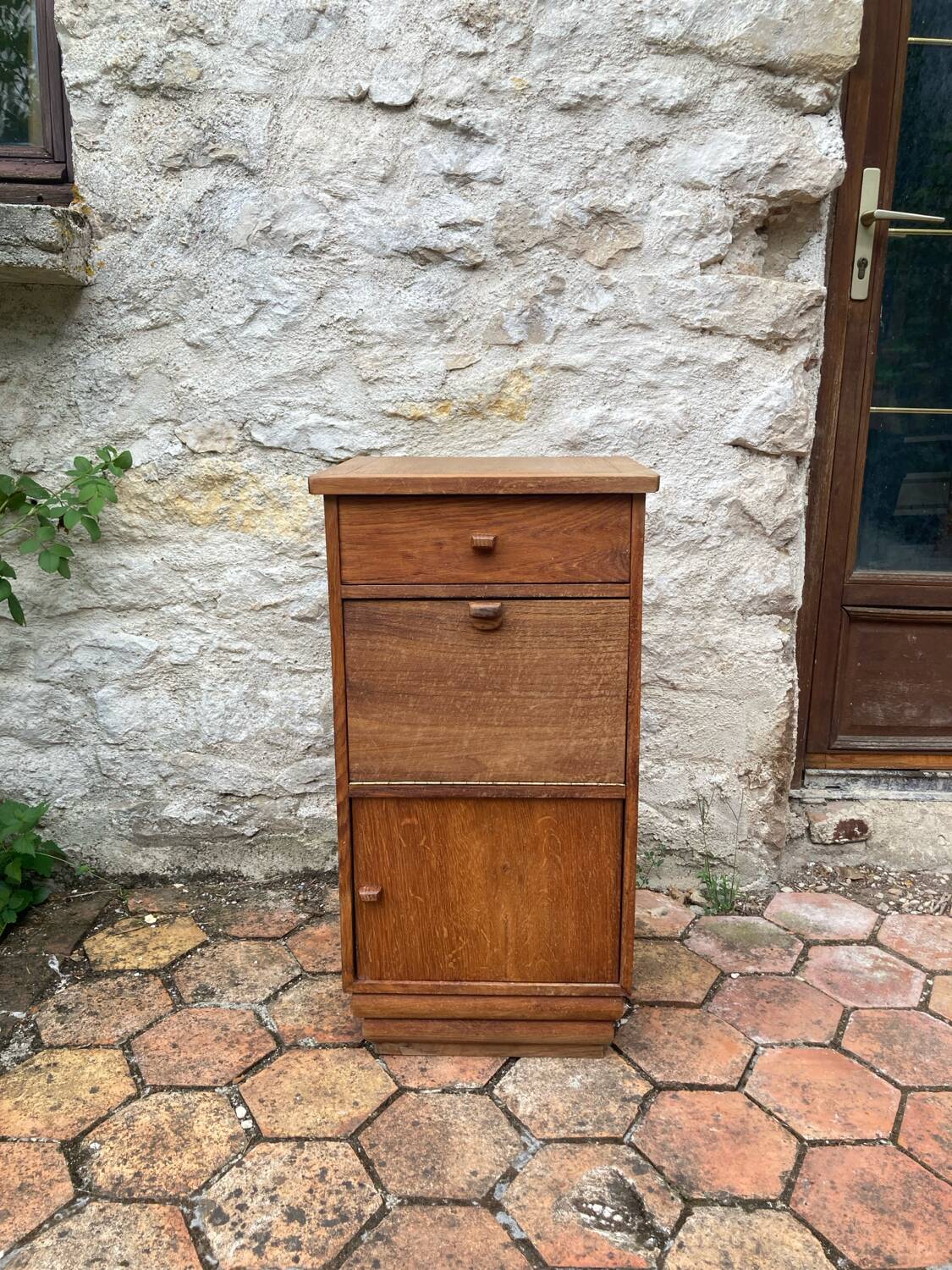 Meuble de rangement ancien