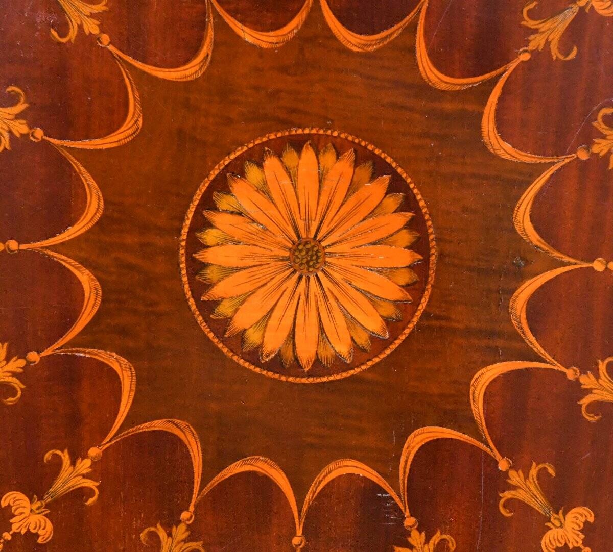 Guéridon anglais en marqueterie