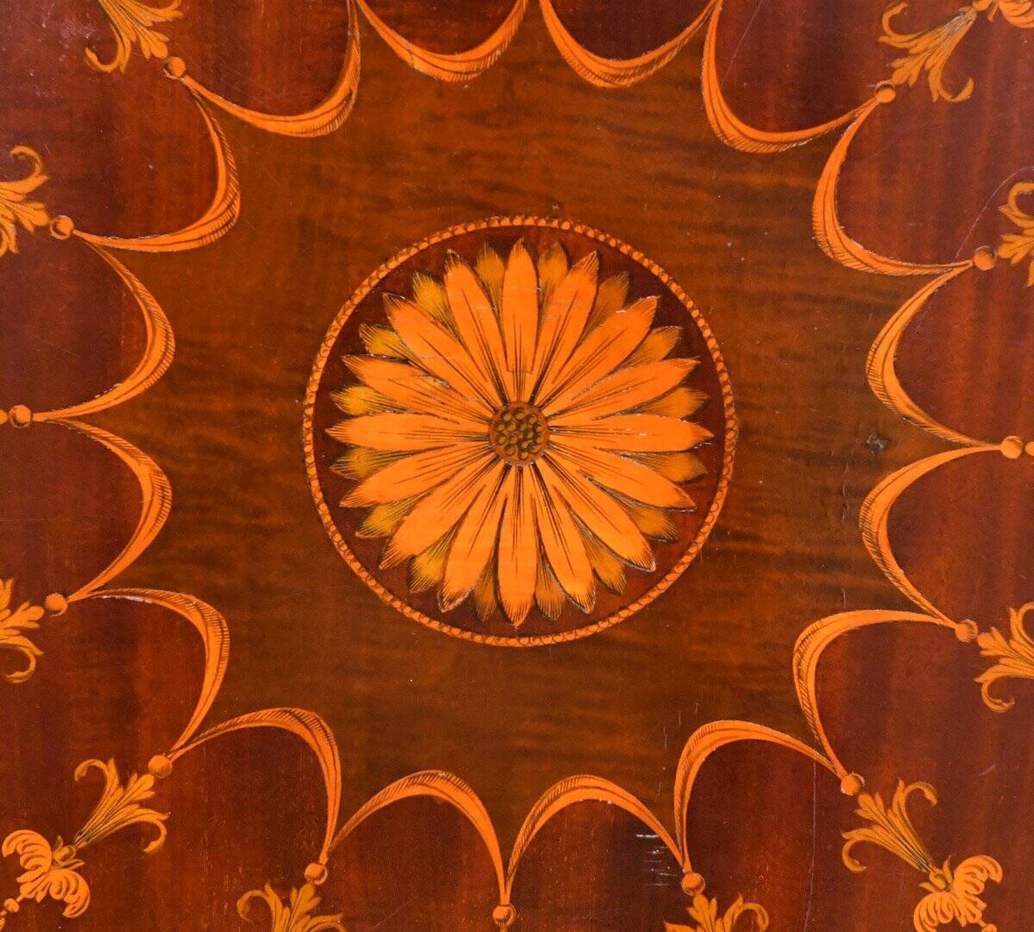 English gueridon in marquetry