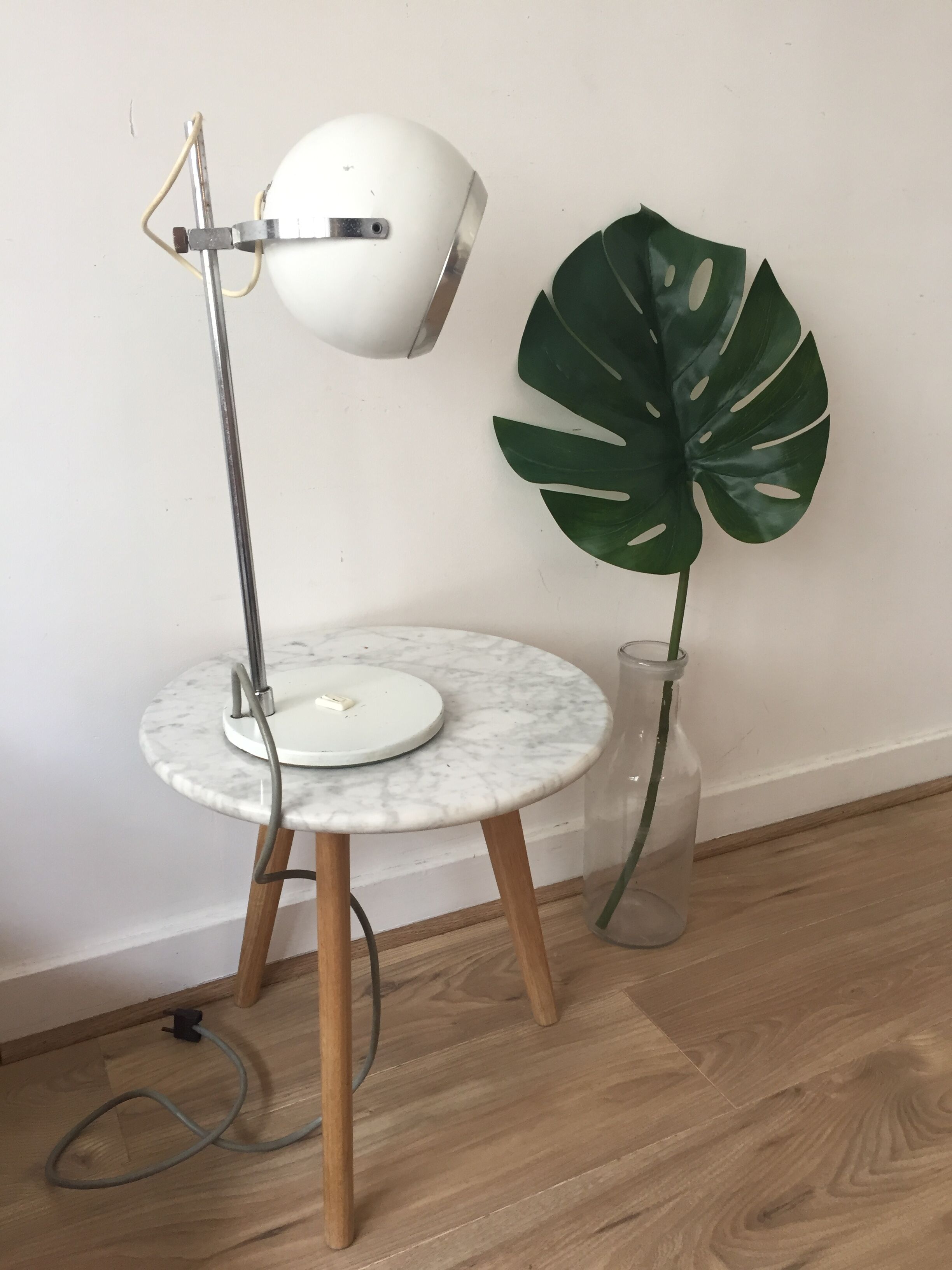 Table lamp vintage eye ball