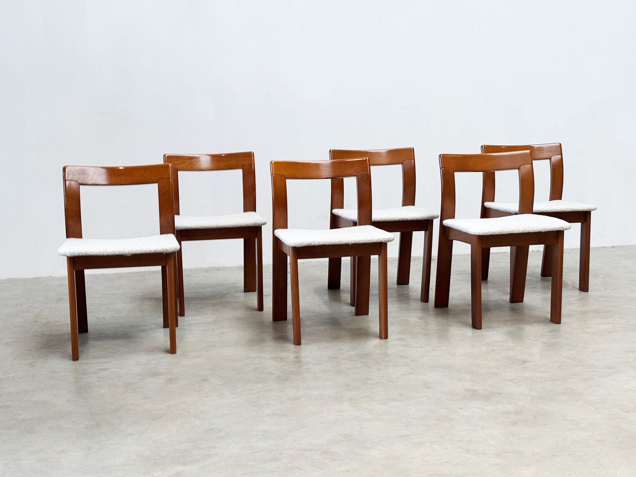 Set of six sculptural Italian dining chairs by Mobil Girgi
