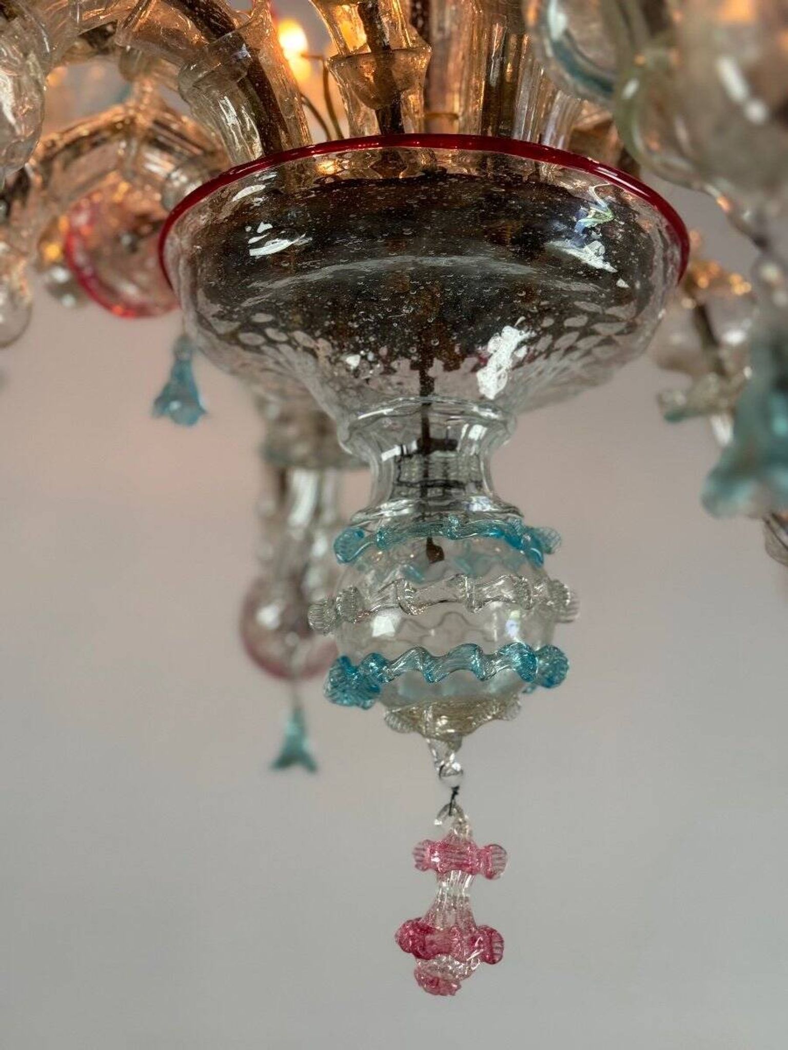 Rezzonico Venetian chandelier in multicolored Murano glass, 12 light arms, circa 1900