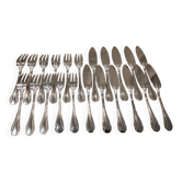 11 fourchettes 11 couteaux à poisson métal argenté orfèvre Ercuis Nil