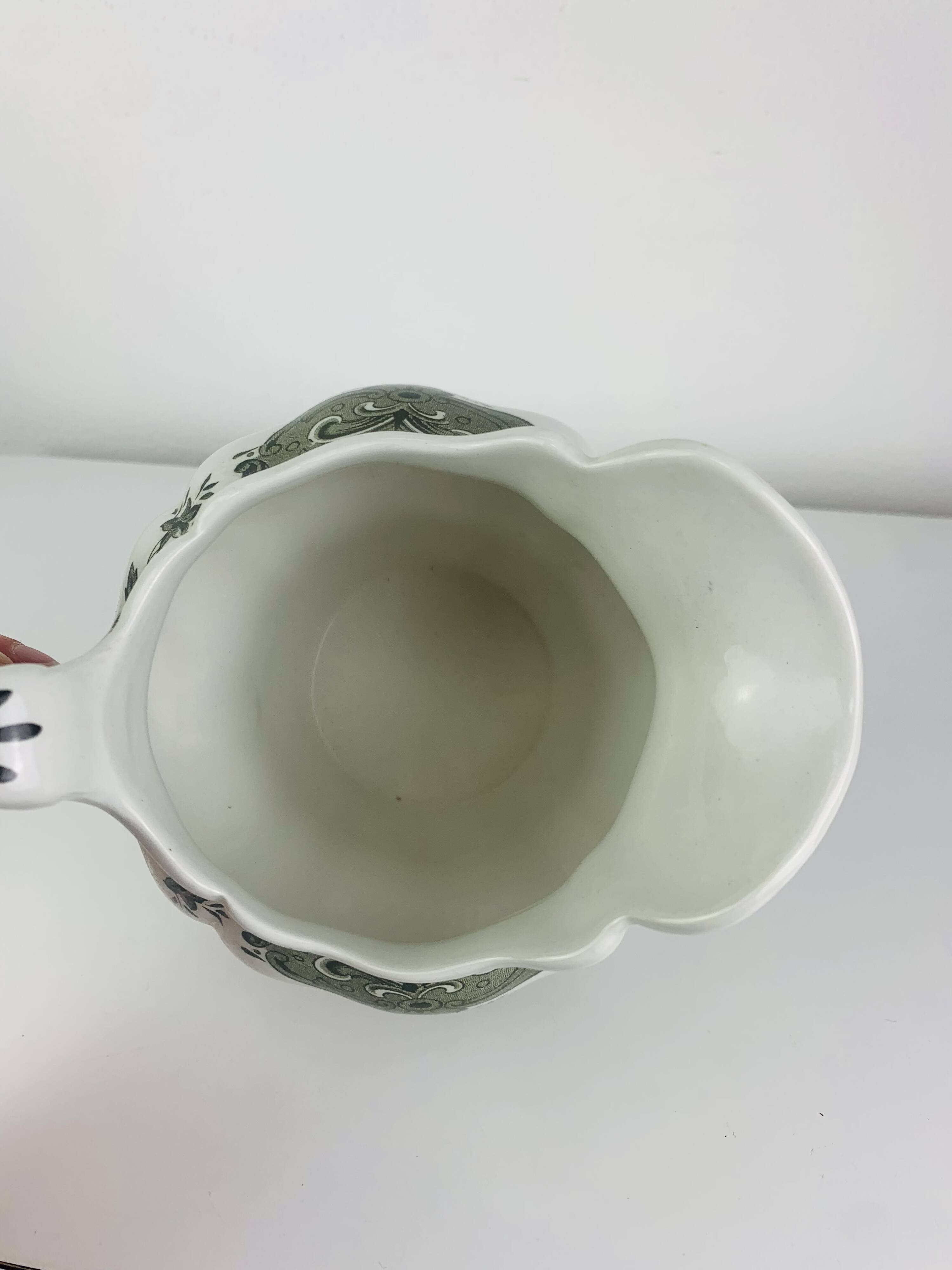 Windsor model jug or carafe by Ridgway Staffordshire English earthenware.
