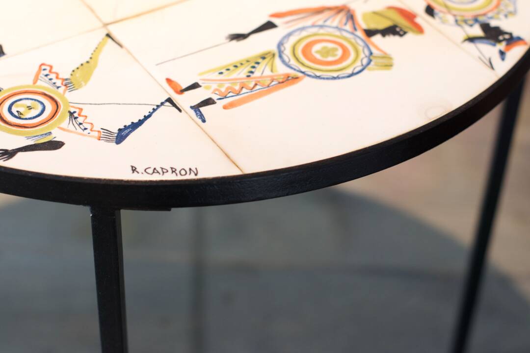 Table basse circulaire décor de guerriers - 1960 Roger Capron