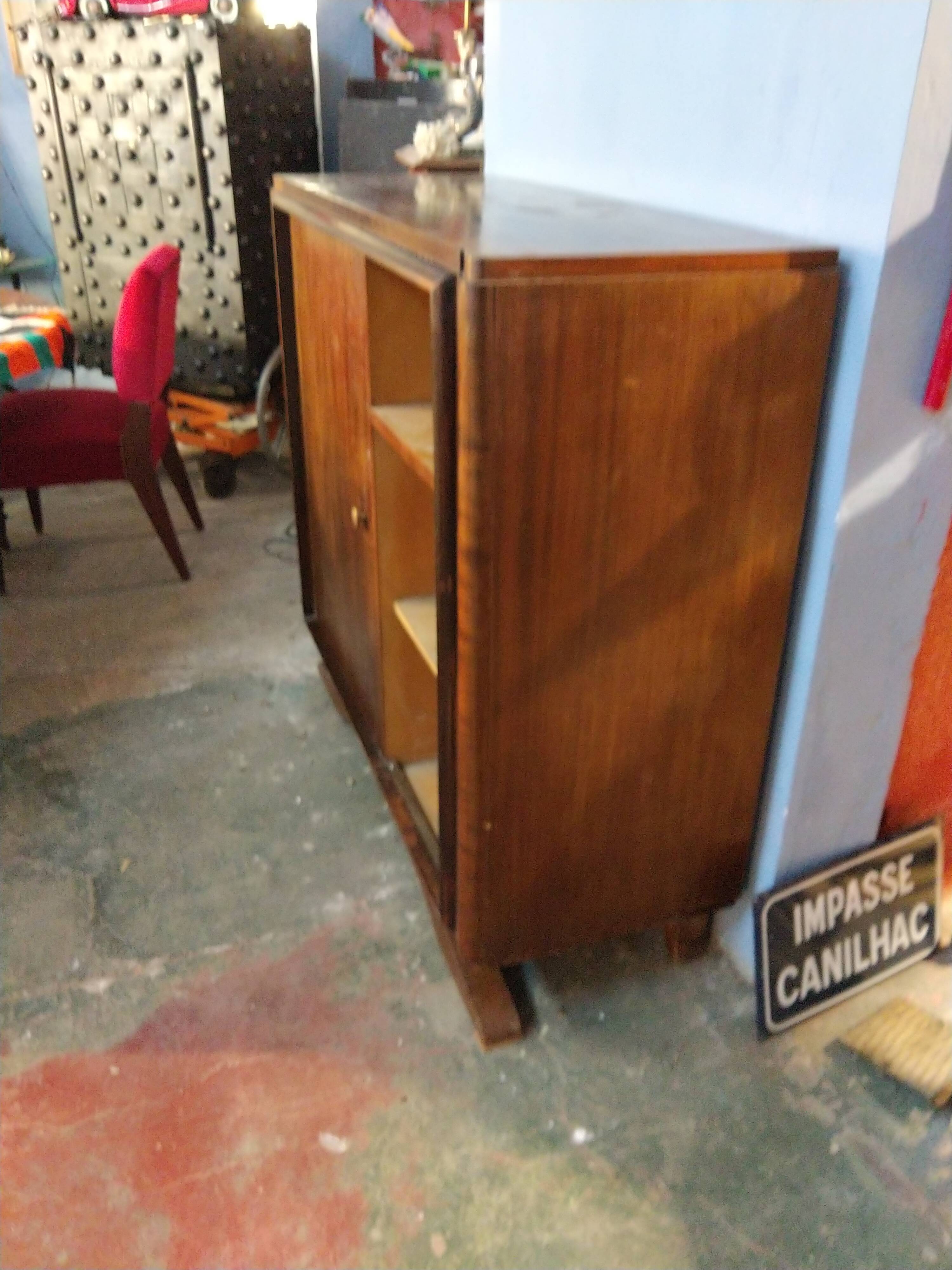 Bar turning art deco