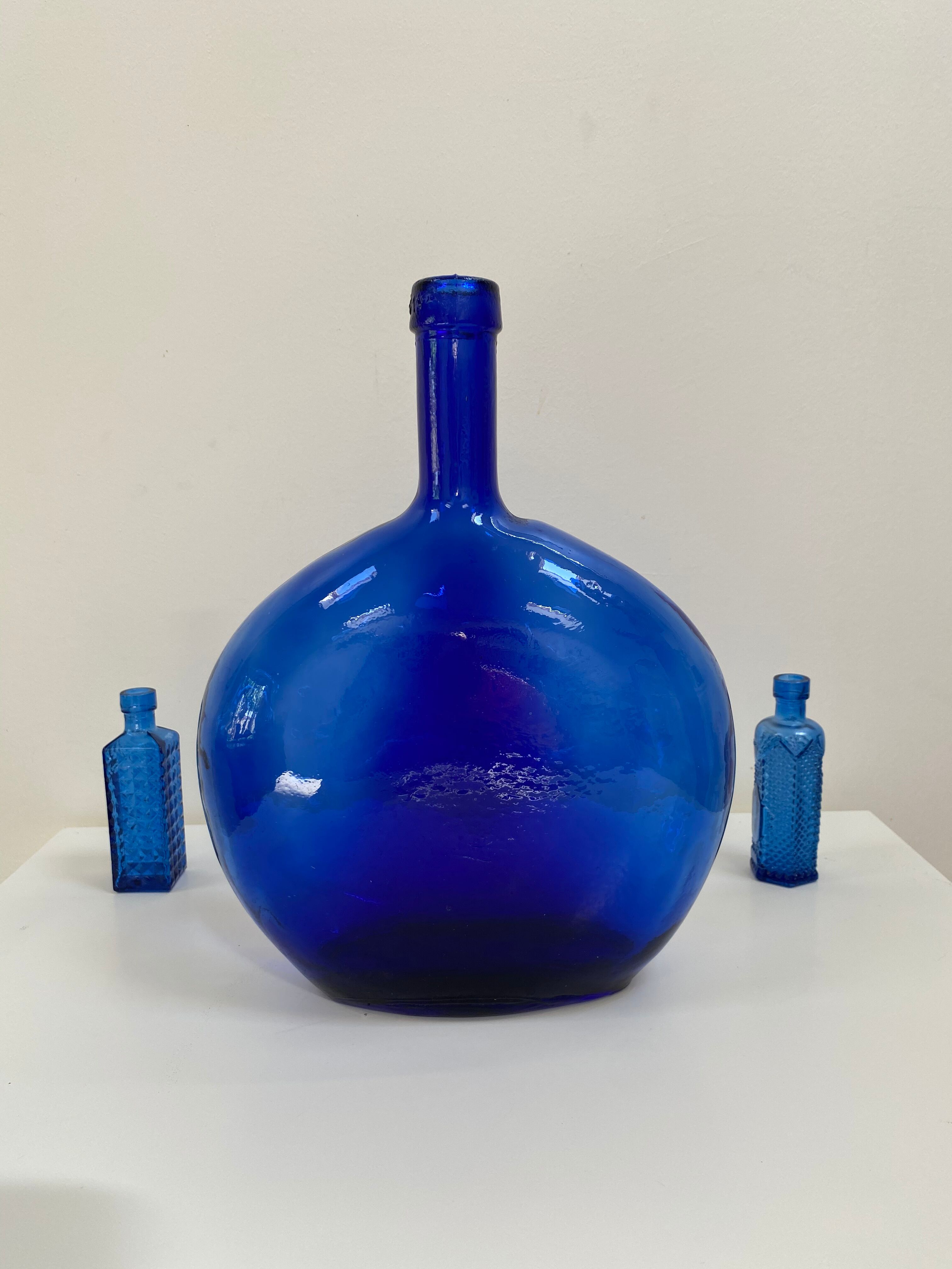 Carafe / vase / lady-jeanne in cobalt blue glass