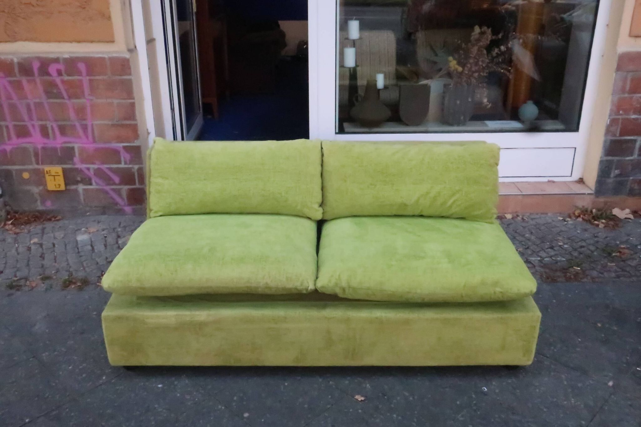 Superb vintage 70s two-seater retro space age sofa