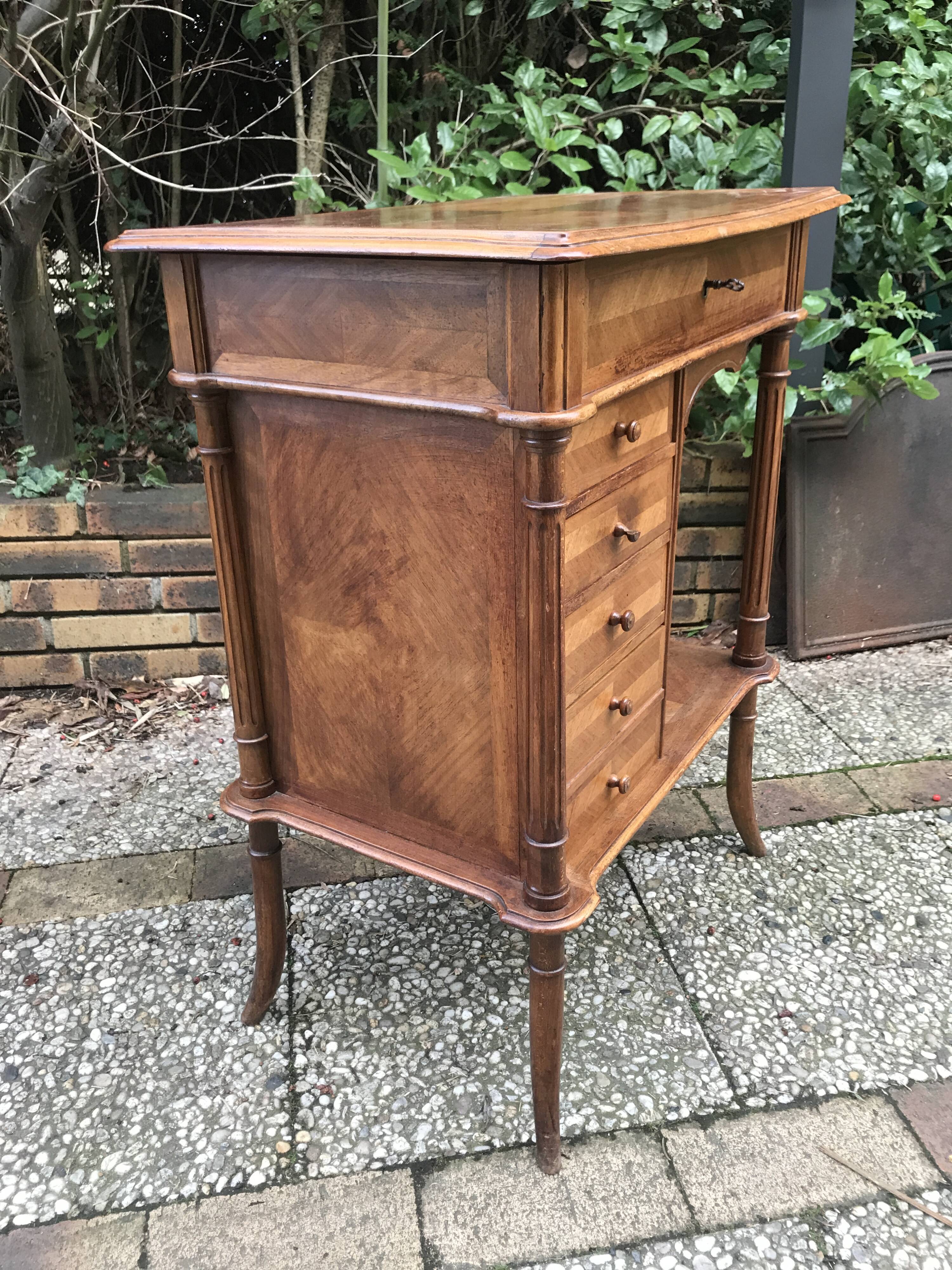 Dressing table walnut