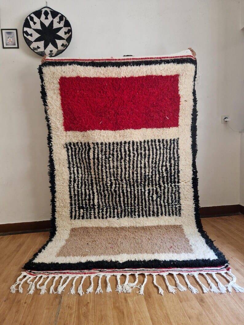 Handmade Moroccan wool rug, size 150 x 250 cm