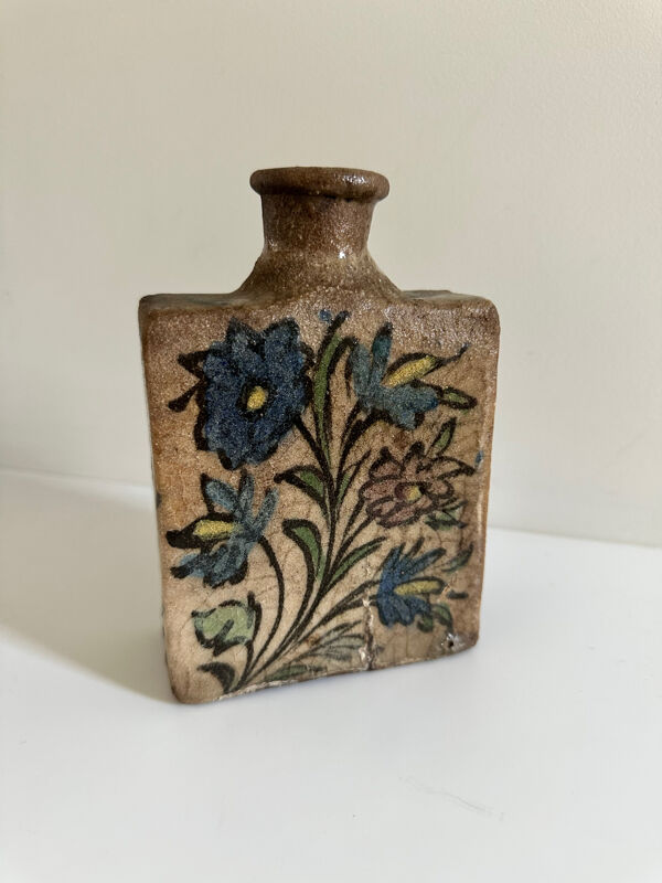 Flacon ancien en céramique perse d’époque Kadjar, XVIIIe