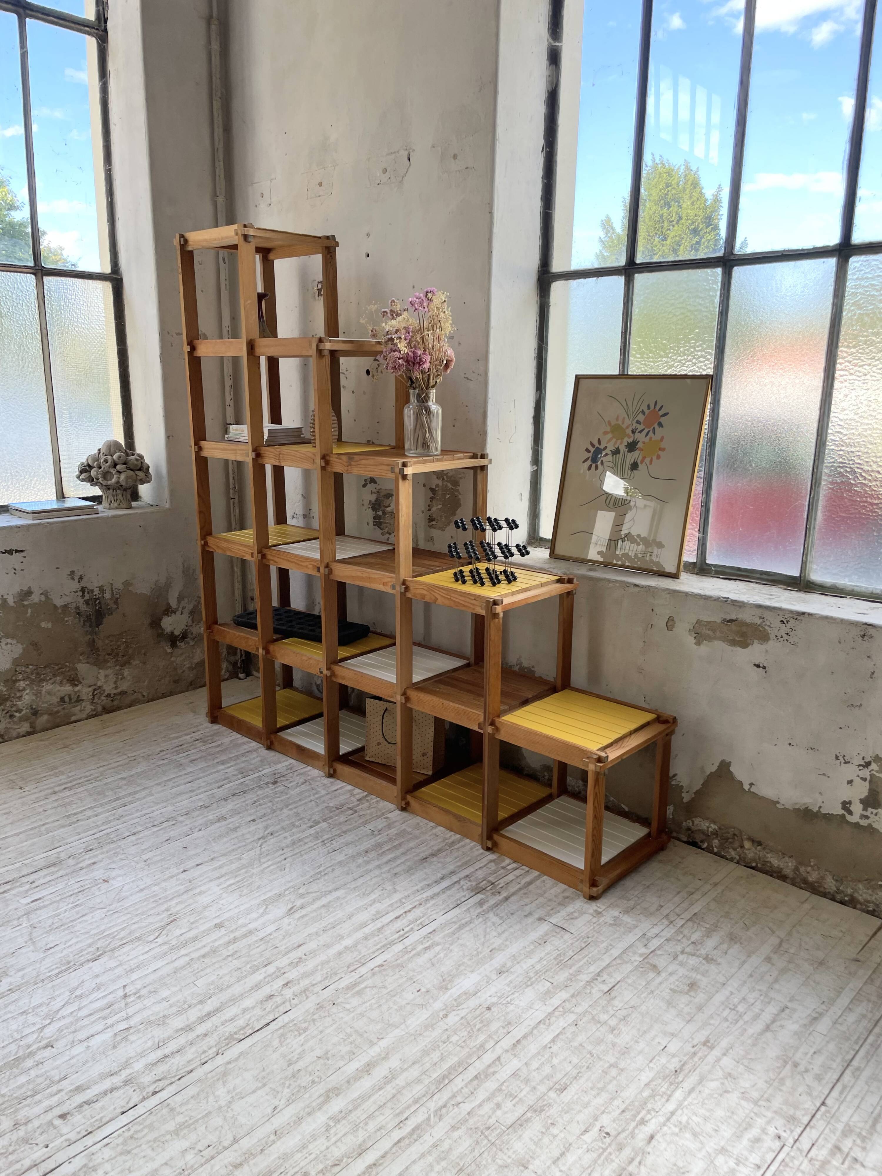 Bauhaus Maison Regain yellow white shelf