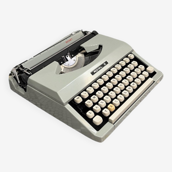 Royal Signet suitcase typewriter, Japan, 1970s.