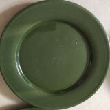 Flat plates in enamelled terracotta