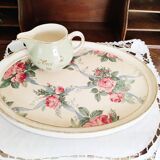 Oval resin tray with rose and ribbon pattern