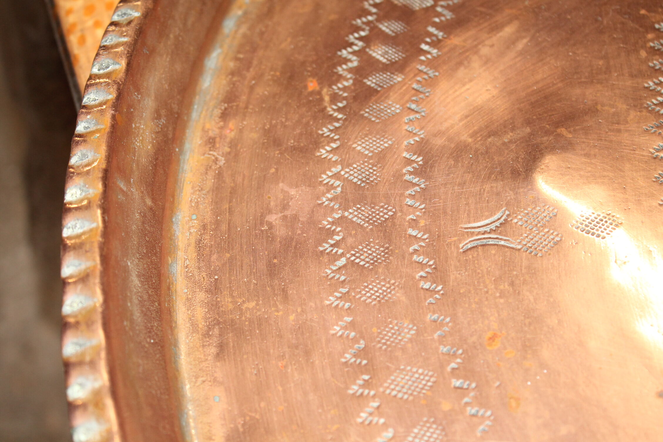 Former tray of the maghreb in copper