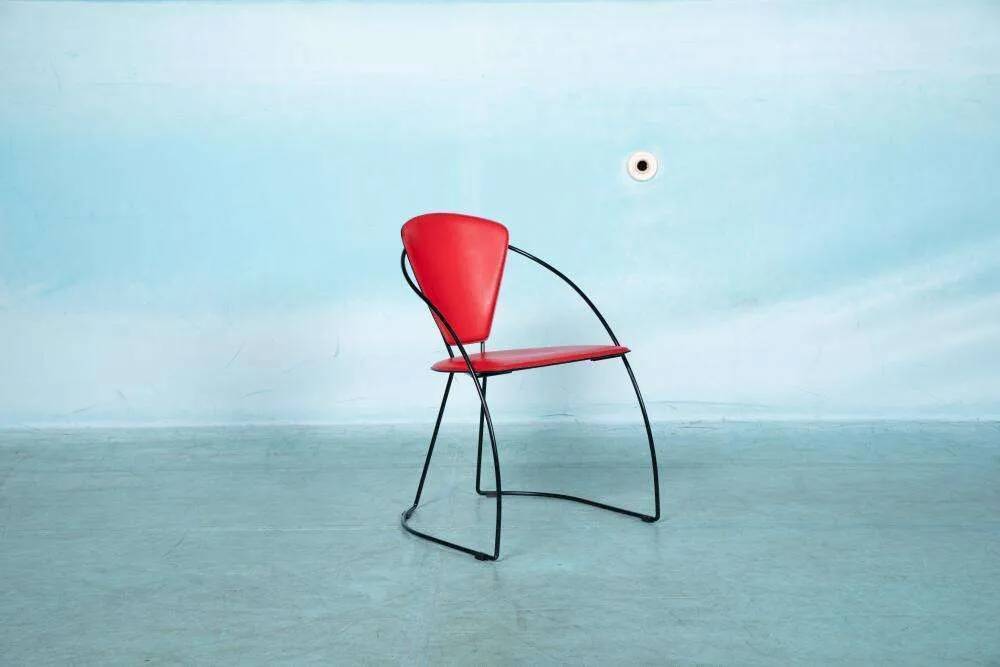 Ensemble de 4 chaises Linda, design italien des années 1980.