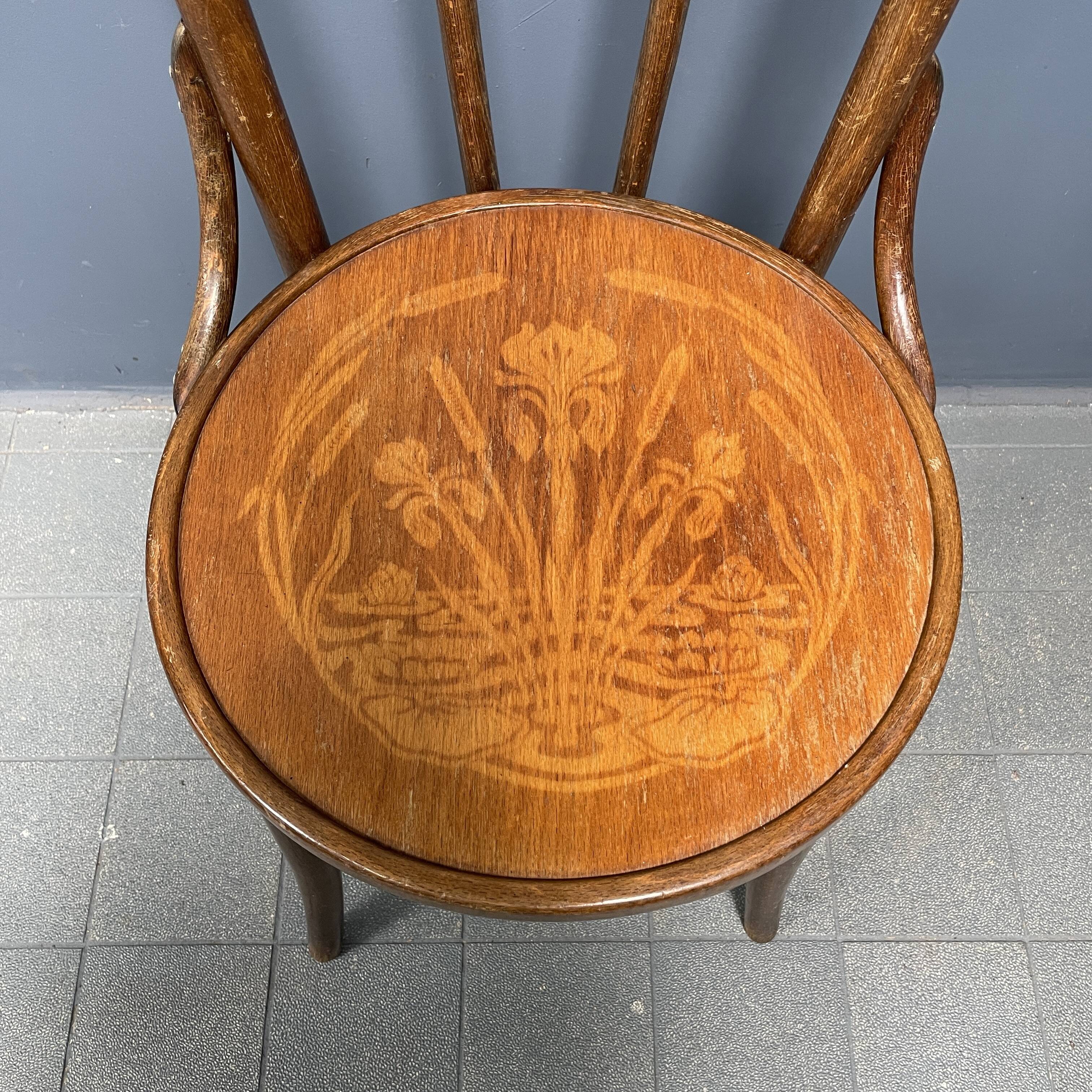 Set of 4 French Cafe Chairs with Graceful Seats