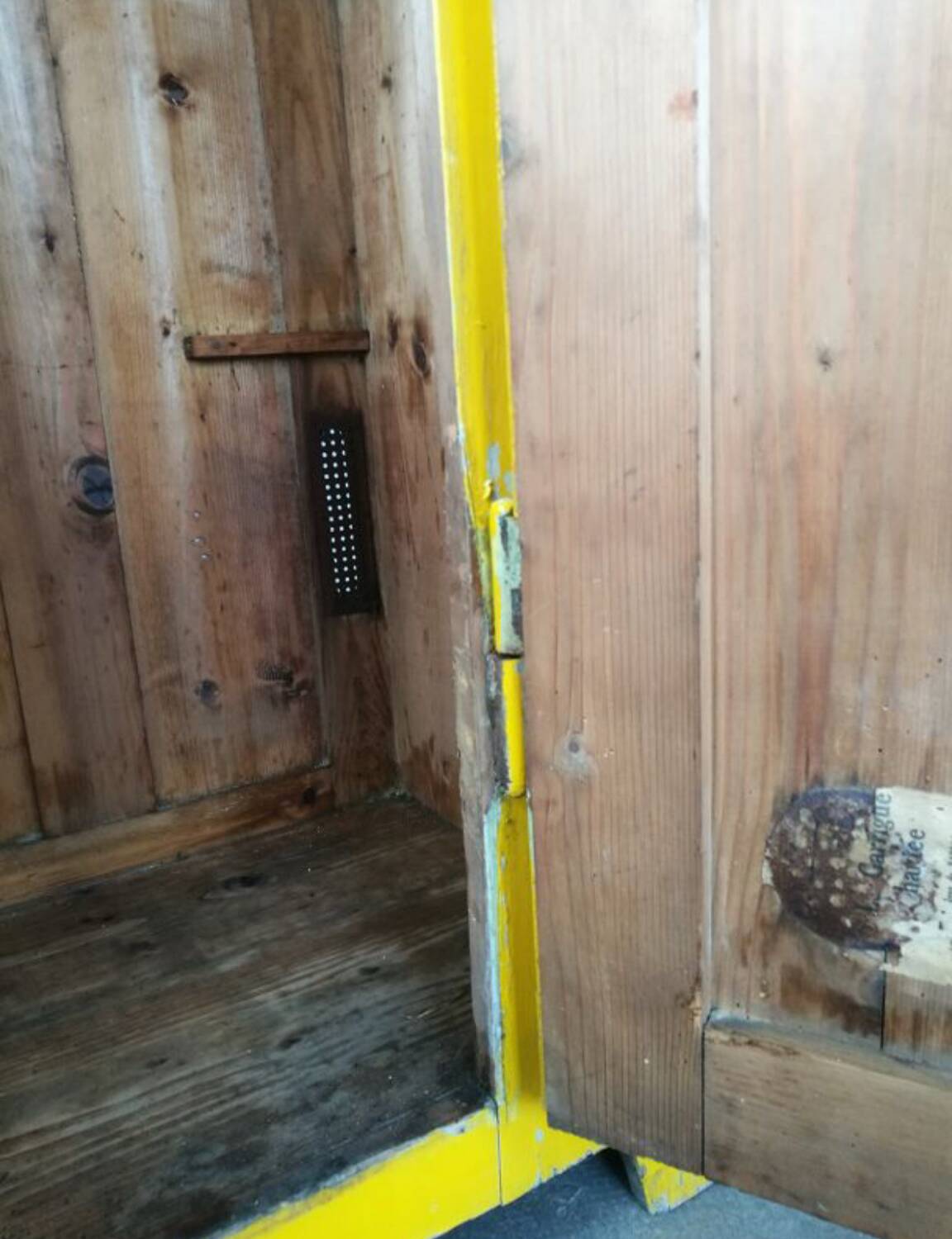 Armoire en sapin des années 20