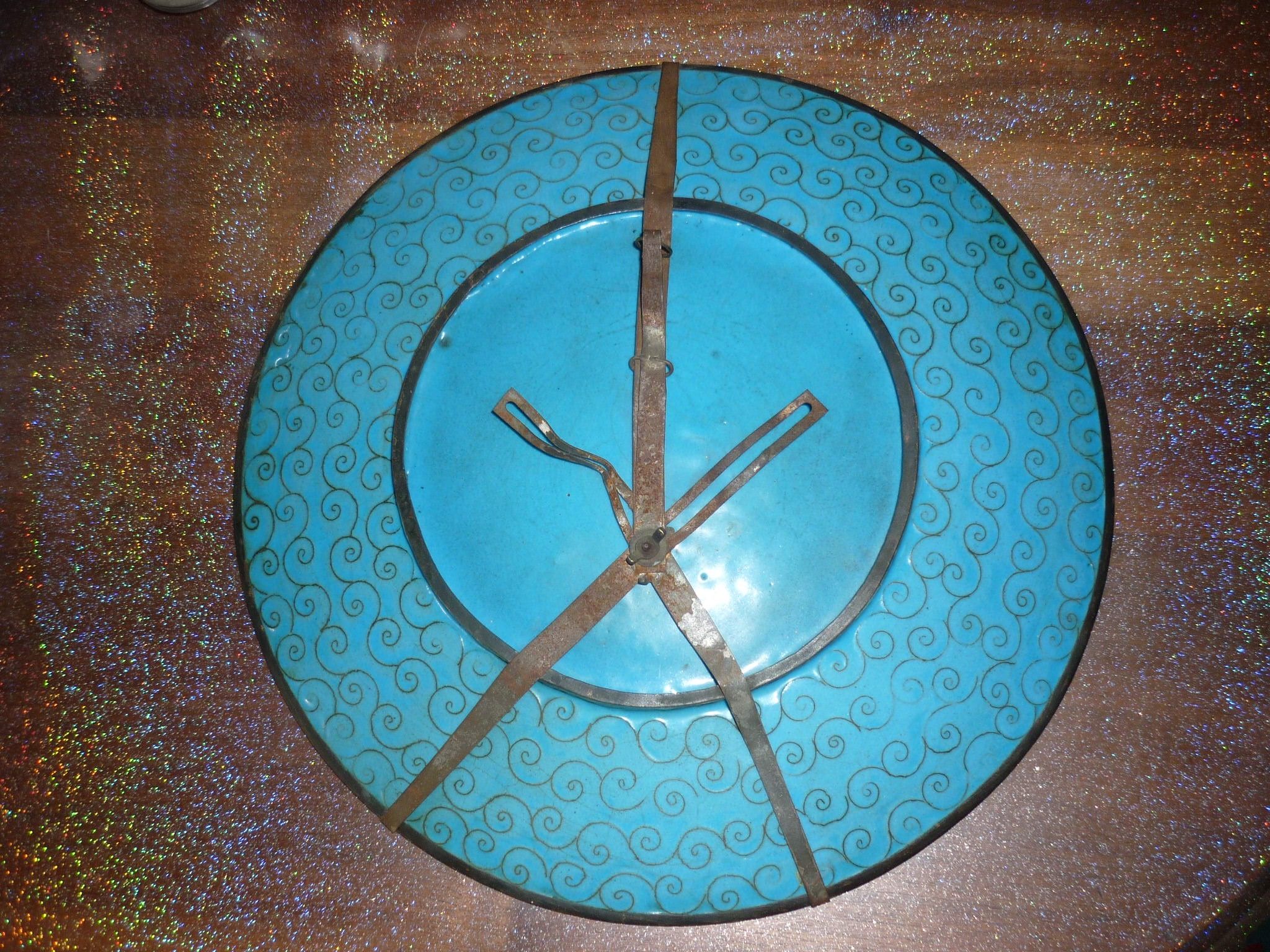 Enamel plate partitioned blue and bird decorations