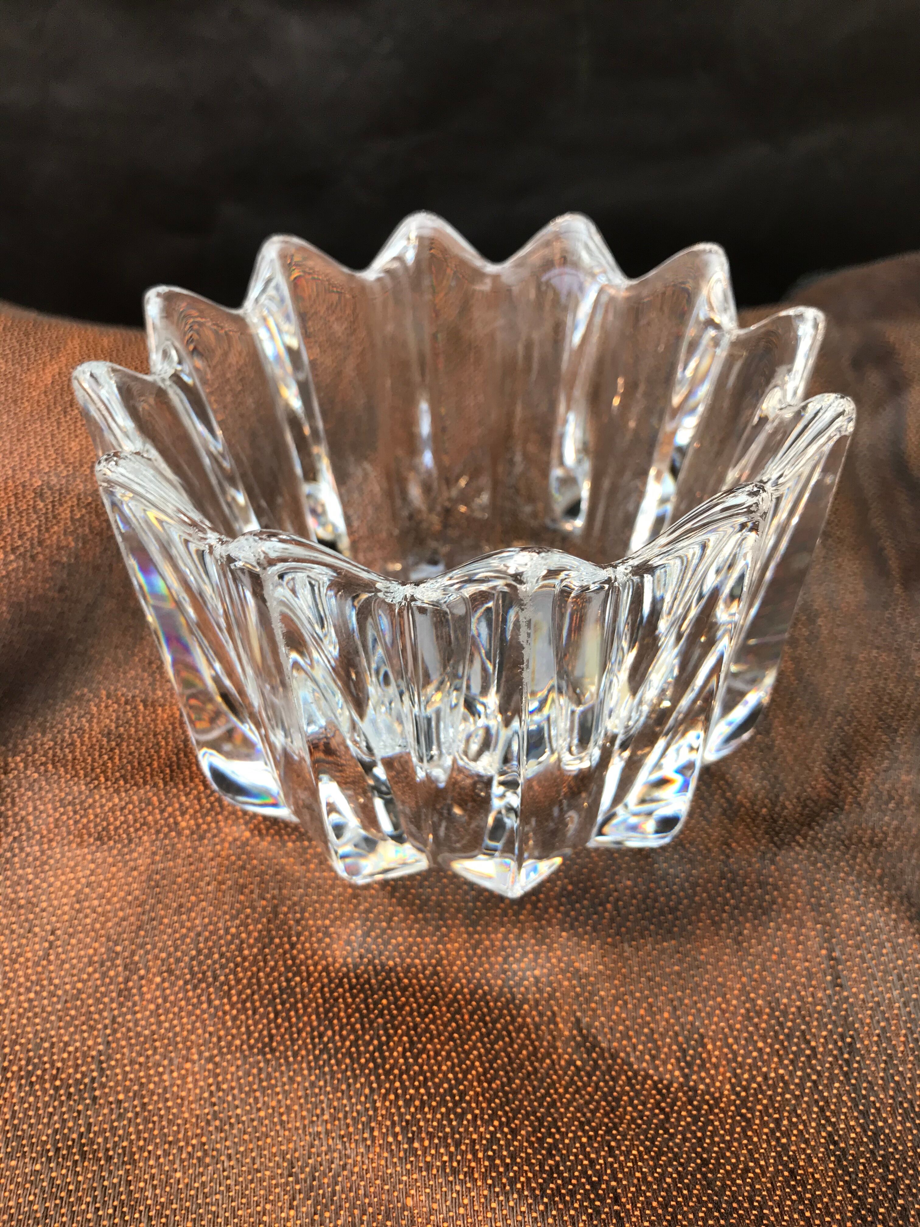 Small tulip pocket or signed crystal baguier, Scandinavian design by Jan Johanson Orrefors