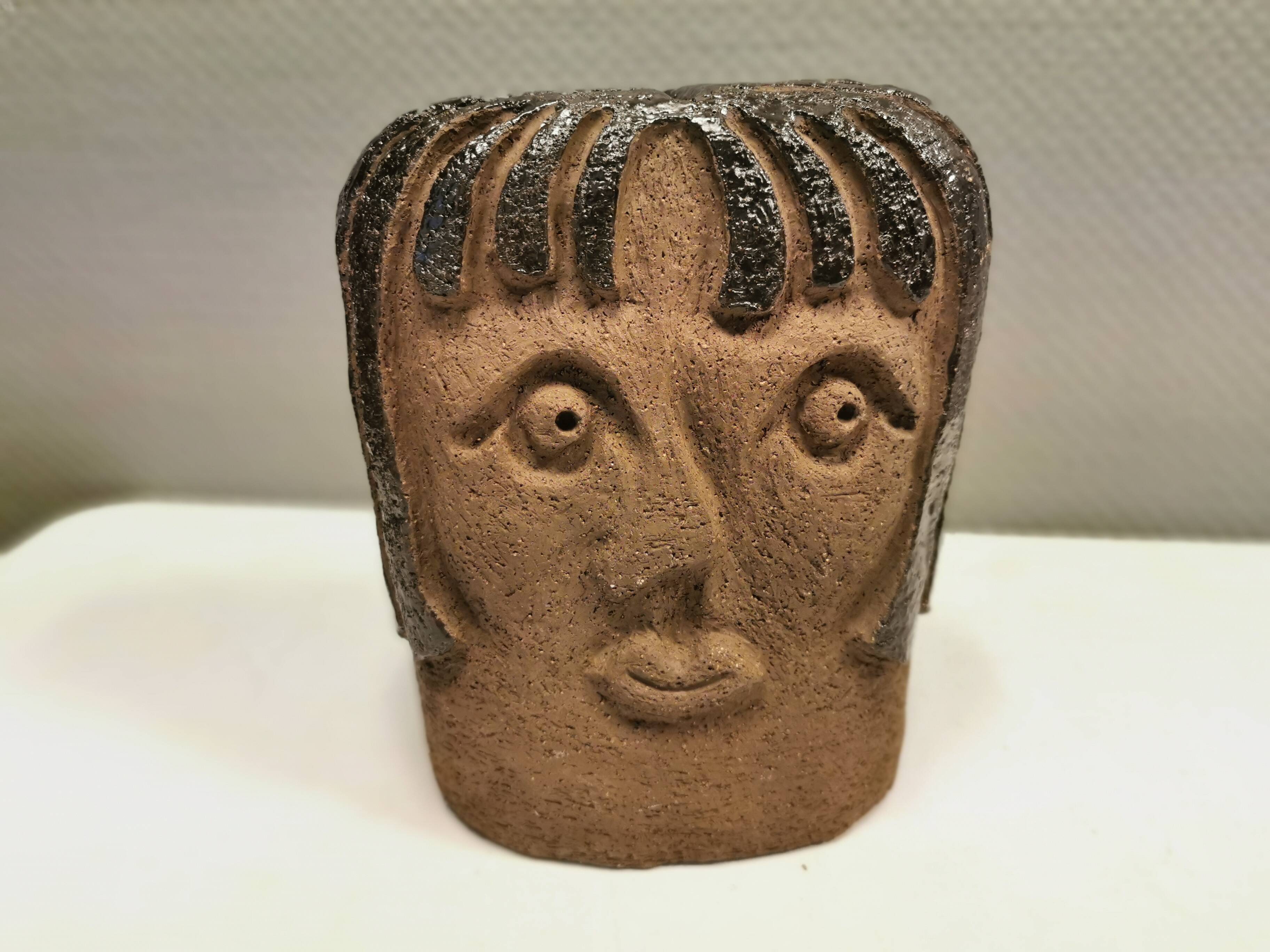 Decorative ceramic head from Sloth Ceramics Denmark 1979.