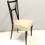 Ensemble de six chaises de salle à manger en hêtre noirci avec revêtement en skaï ivoire, Italie