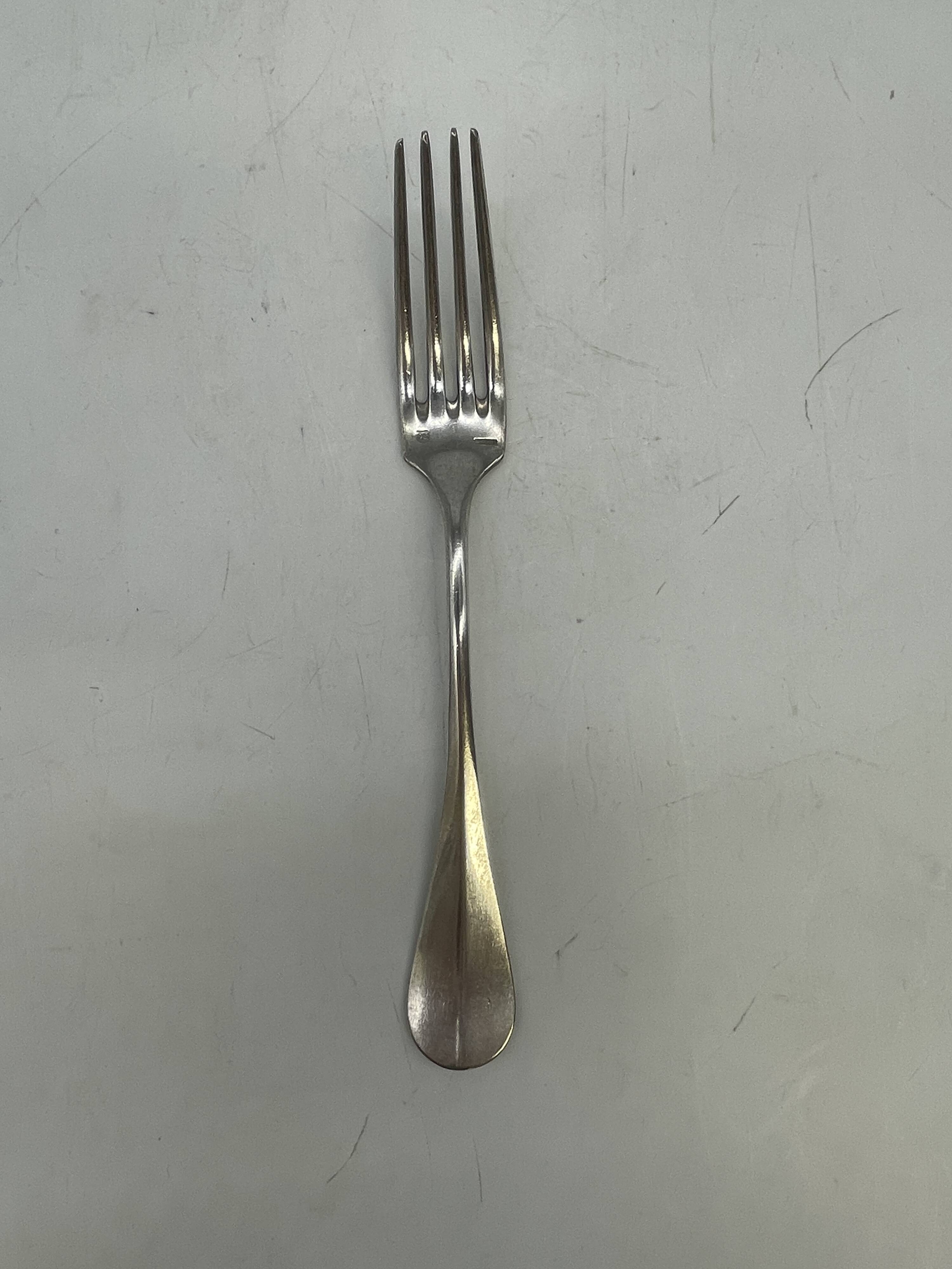 Set of 2 soup spoons and 2 lunch forks.