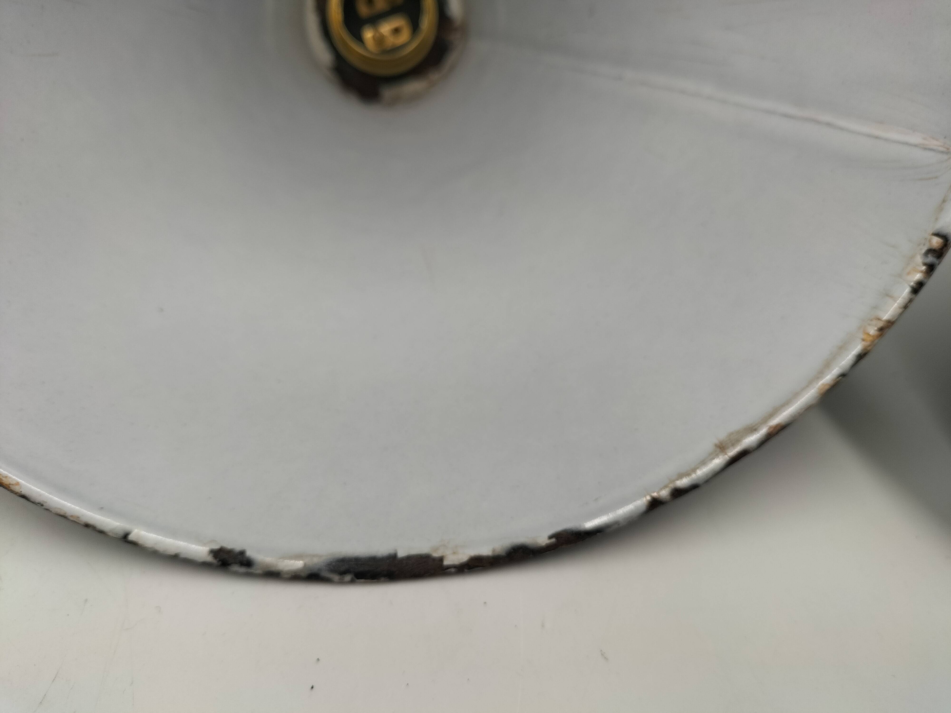 Enamelled sheet metal cone suspensions