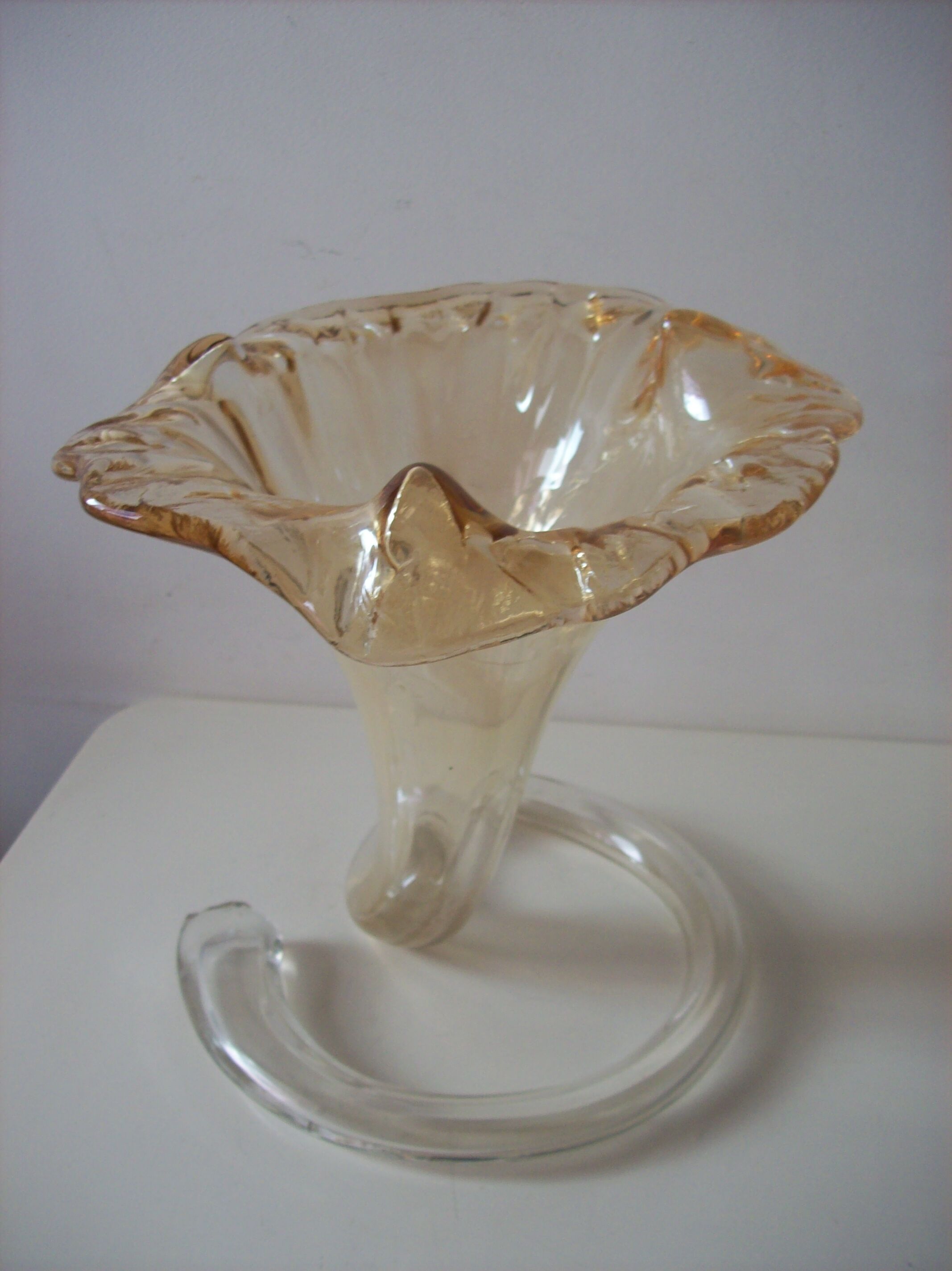 Murano blown glass corolla vase