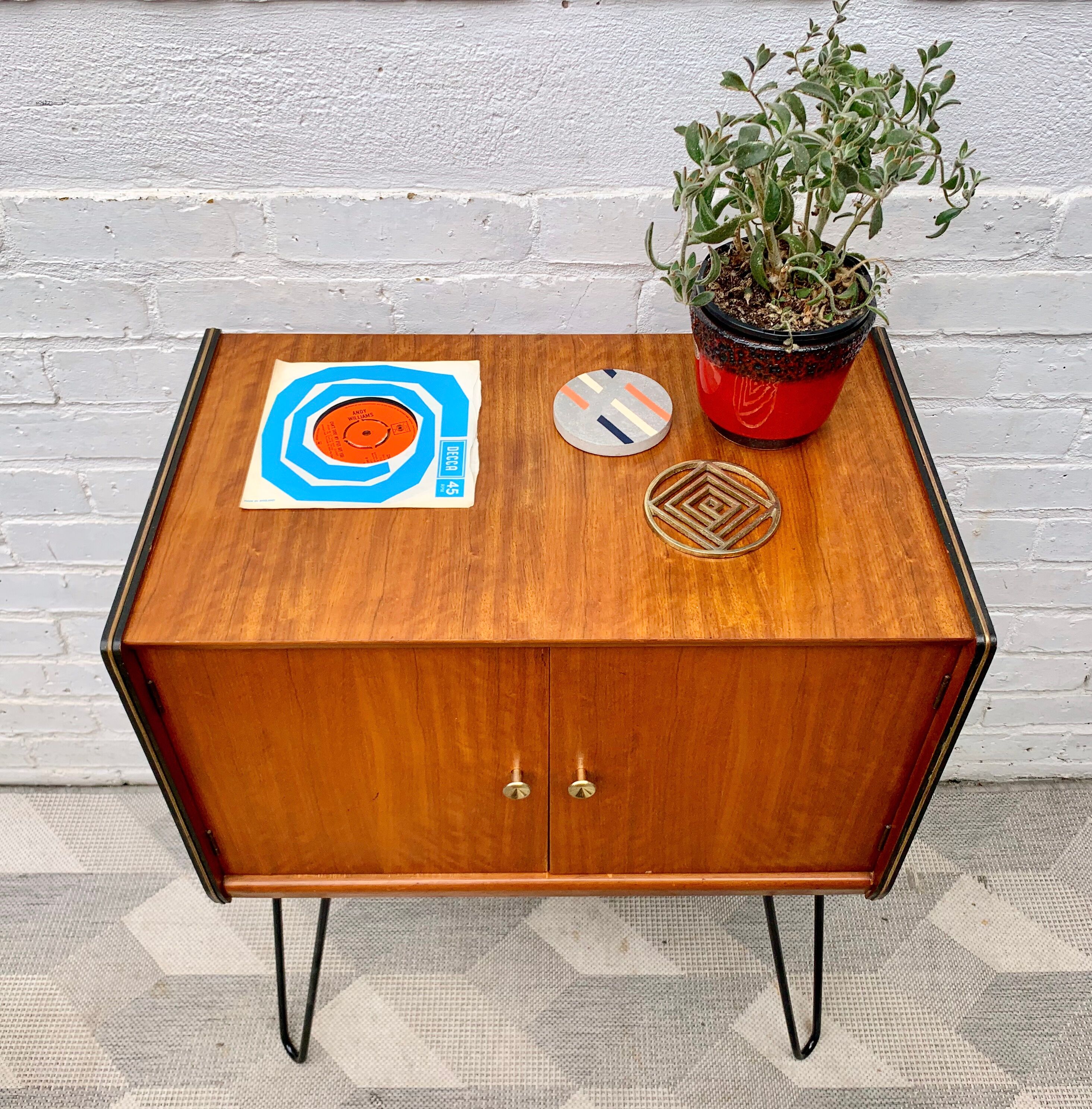 Buffet pour disques vintage