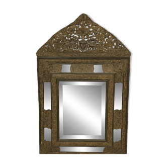 Antique mirror in repoussé and patinated copper from the Napoléon III era.