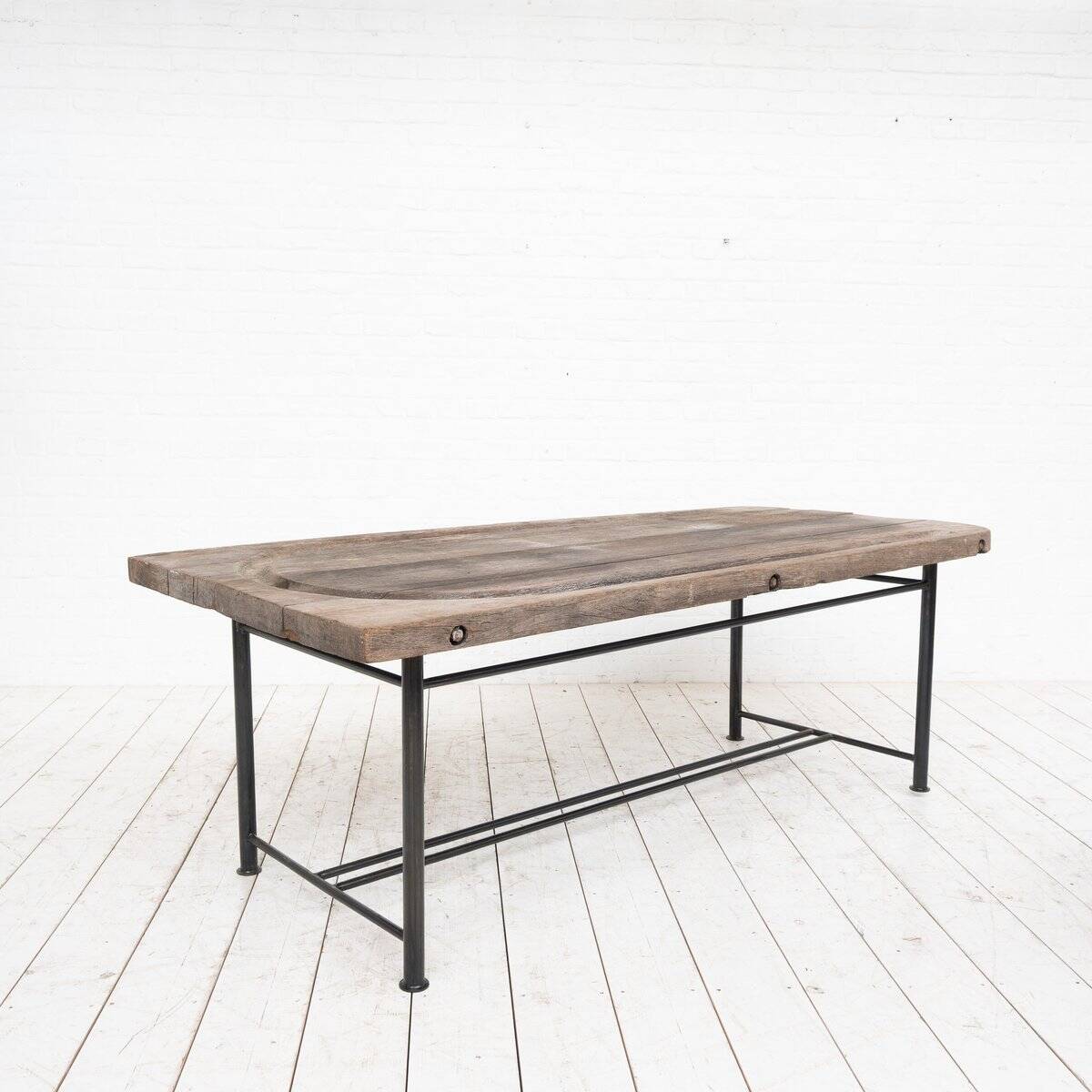 Table à manger primitive, France, début du 20e siècle
